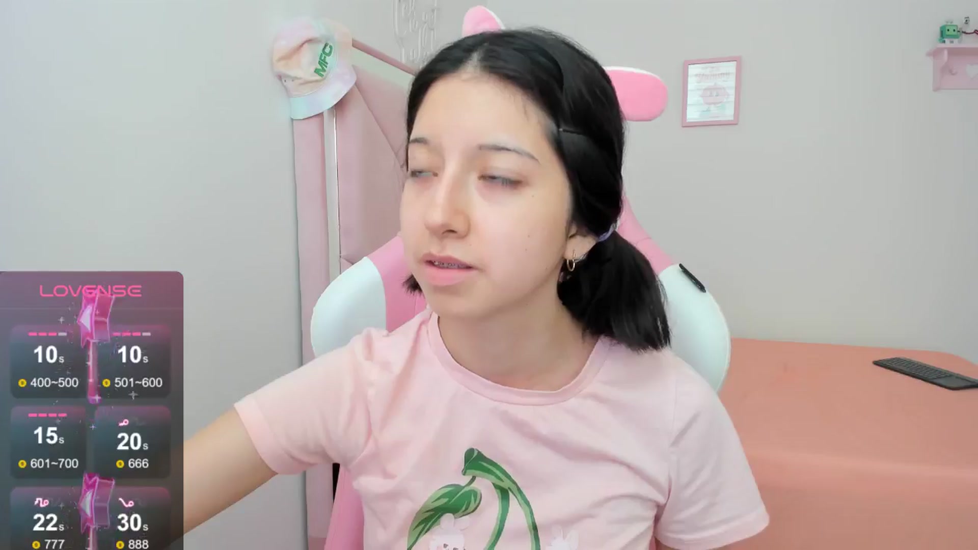 Gallery image thumbnail from Cherrycute666's myfreecams stream on, 08/27/2024, 21:43 image 3 of 20