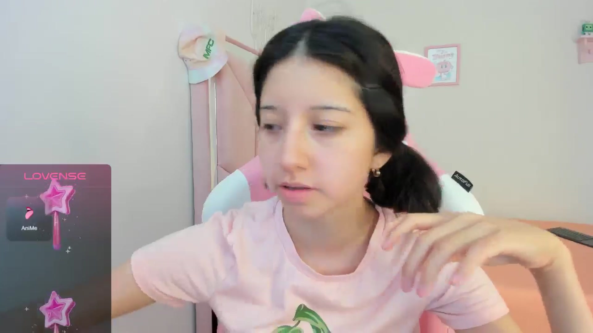Gallery image thumbnail from Cherrycute666's myfreecams stream on, 08/27/2024, 21:43 image 17 of 20