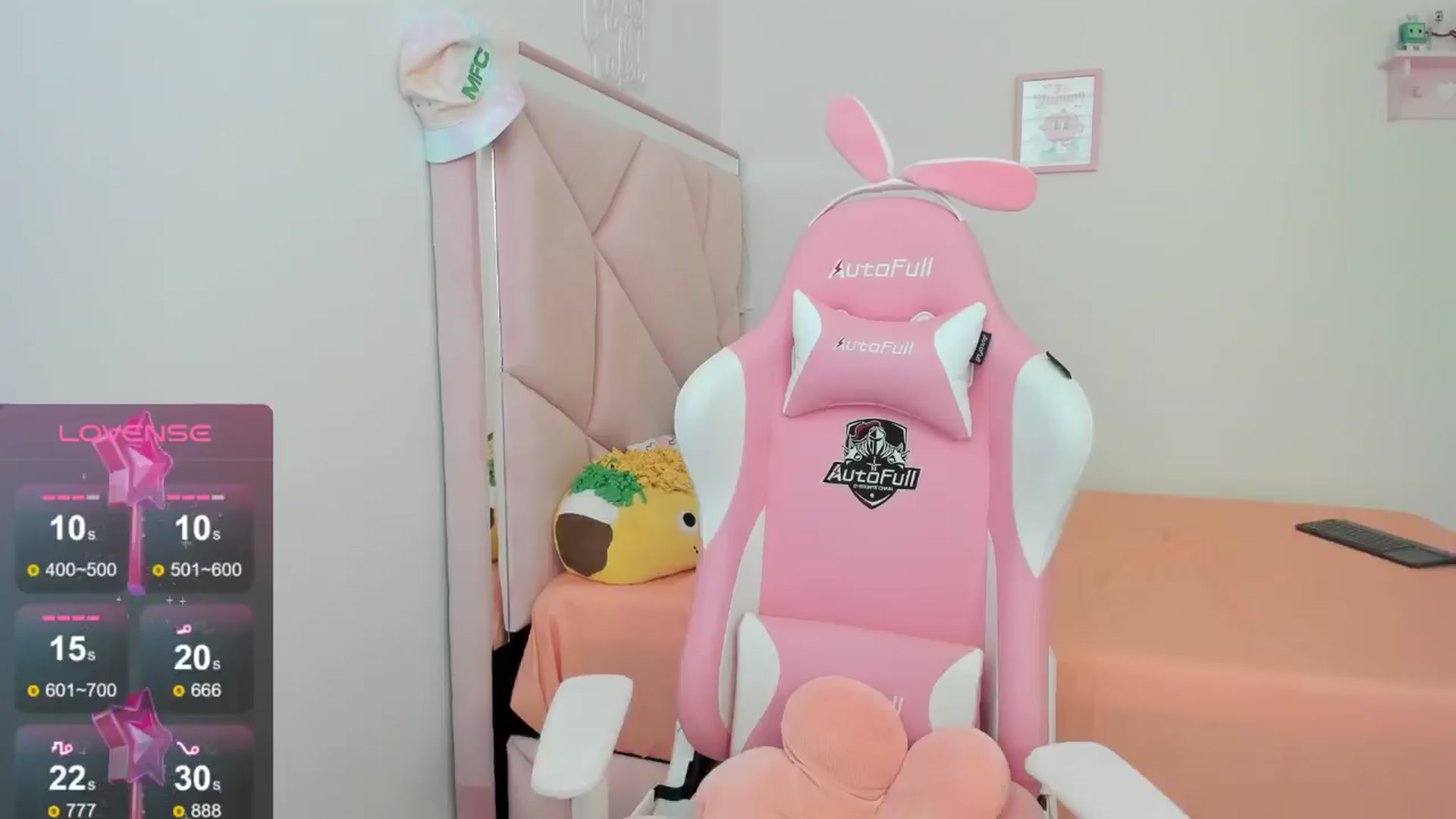 Gallery image thumbnail from Cherrycute666's myfreecams stream on, 08/27/2024, 21:43 image 11 of 20