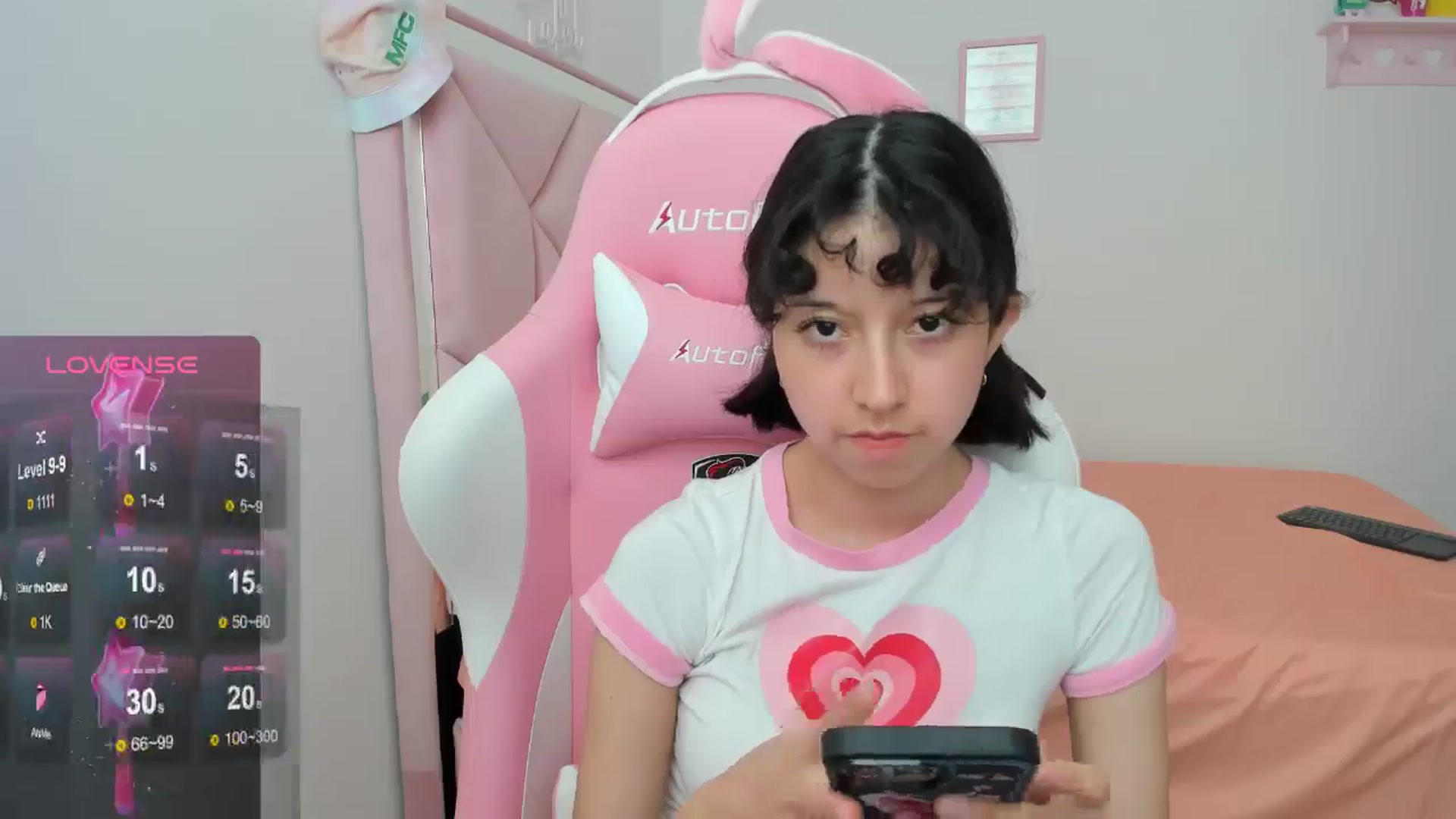 Gallery image thumbnail from Cherrycute666's myfreecams stream on, 08/28/2024, 21:11 image 10 of 20