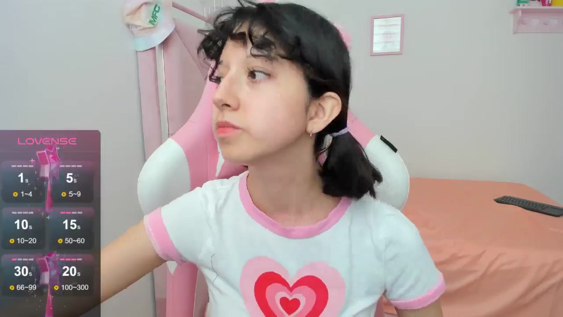 Gallery image thumbnail from Cherrycute666's myfreecams stream on, 08/28/2024, 21:11 image 6 of 20