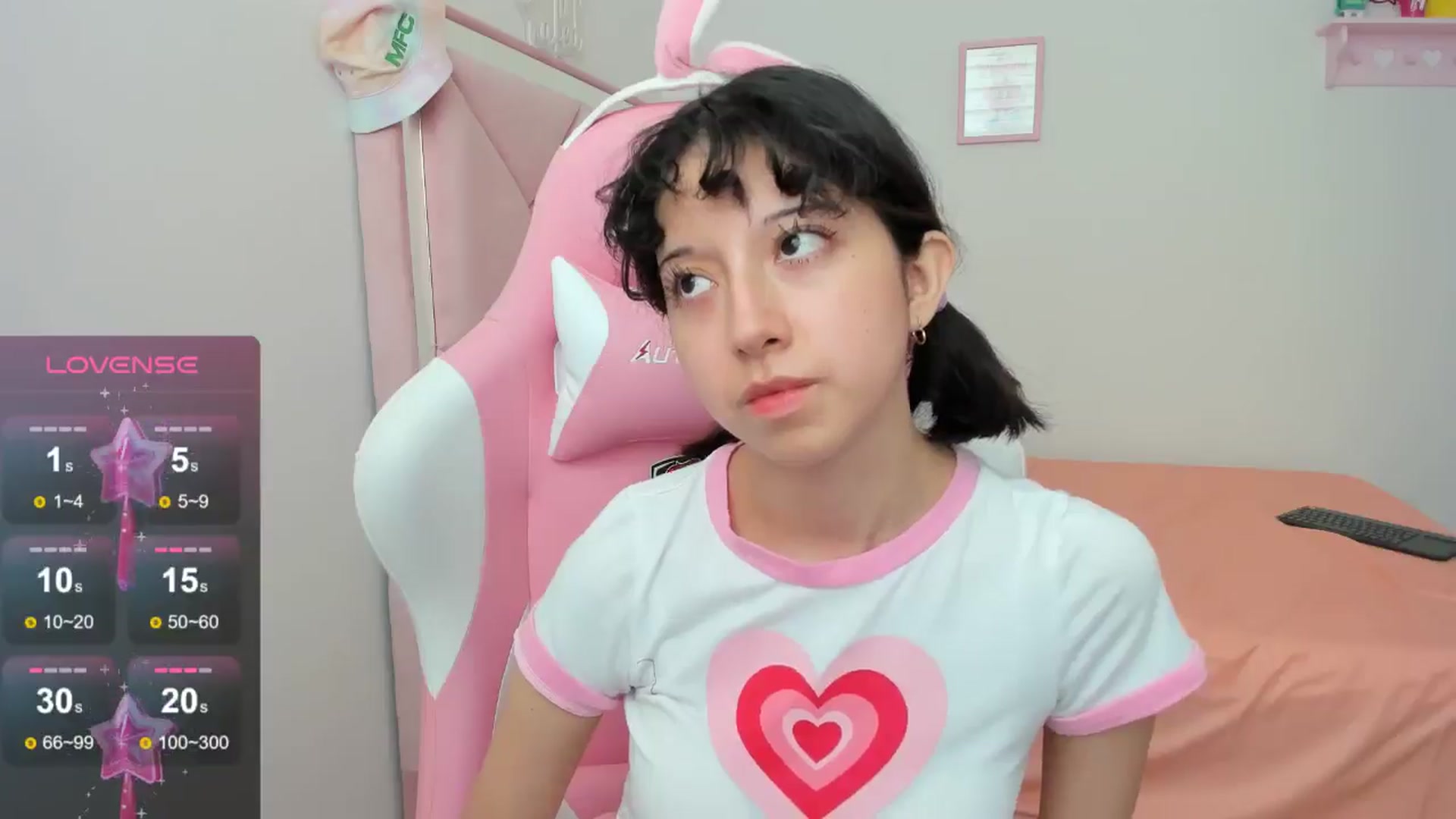 Gallery image thumbnail from Cherrycute666's myfreecams stream on, 08/28/2024, 21:11 image 4 of 20