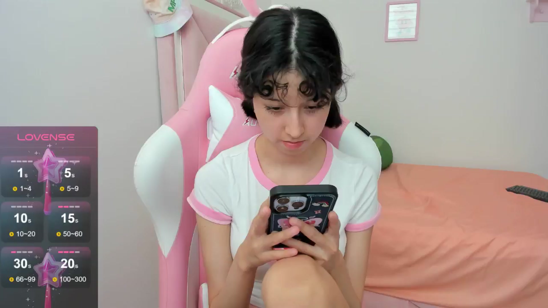 Gallery image thumbnail from Cherrycute666's myfreecams stream on, 08/28/2024, 22:29 image 19 of 20