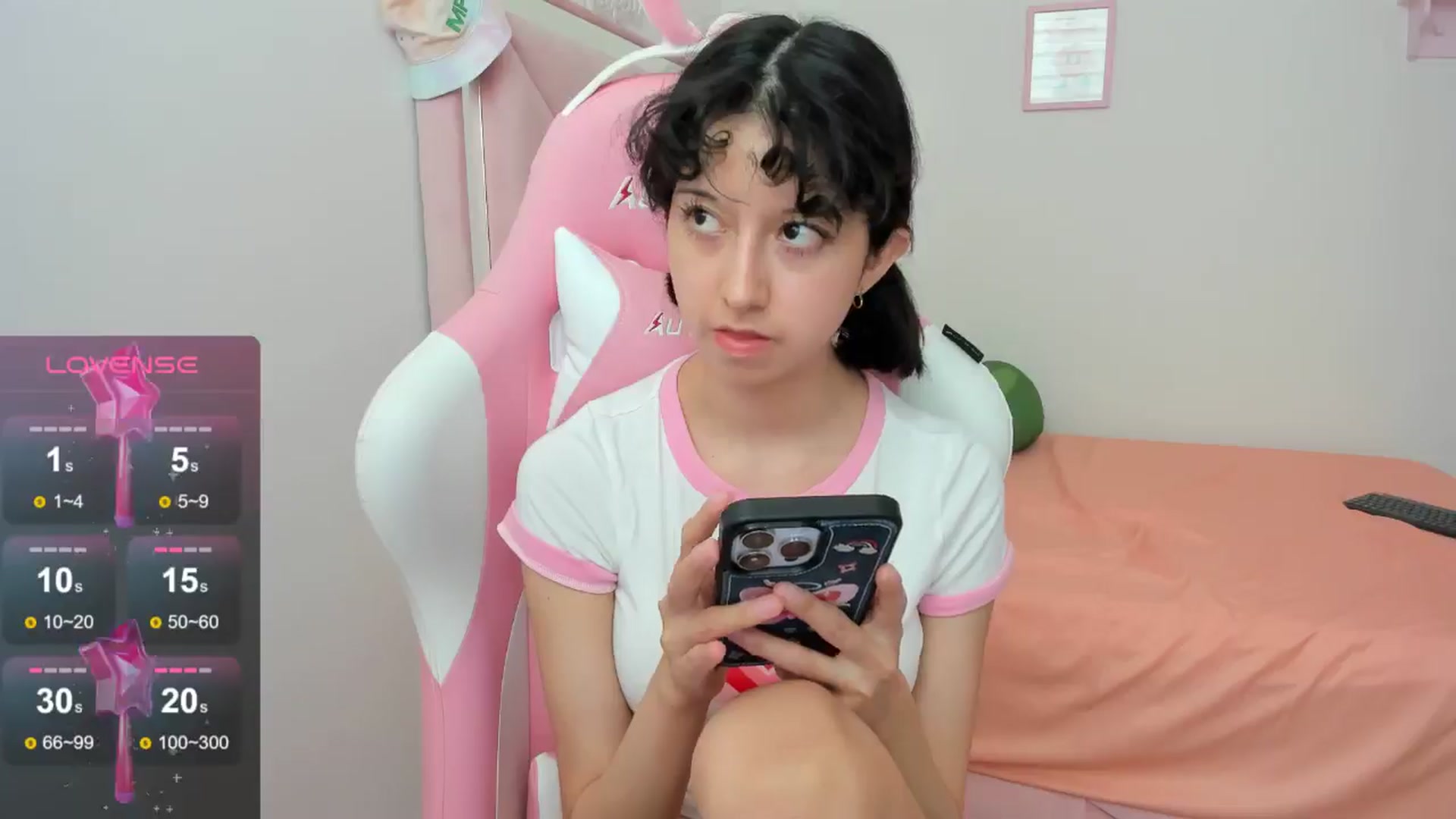 Gallery image thumbnail from Cherrycute666's myfreecams stream on, 08/28/2024, 22:29 image 20 of 20