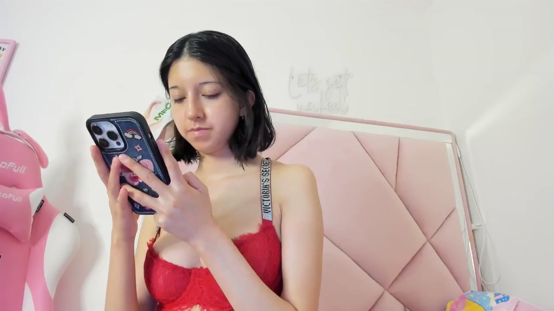 Gallery image thumbnail from Cherrycute666's myfreecams stream on, 08/29/2024, 06:17 image 16 of 20