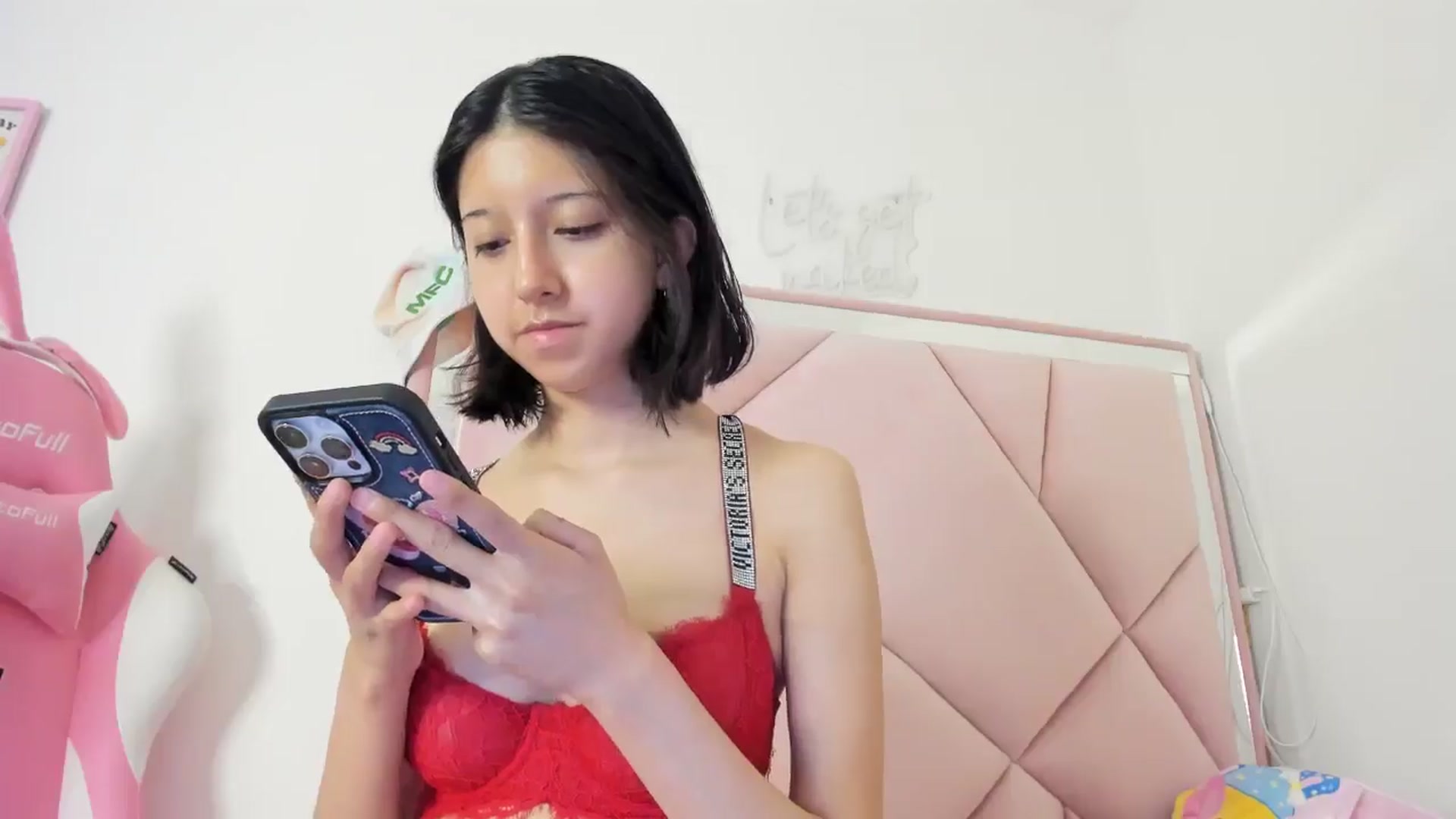 Gallery image thumbnail from Cherrycute666's myfreecams stream on, 08/29/2024, 06:17 image 17 of 20