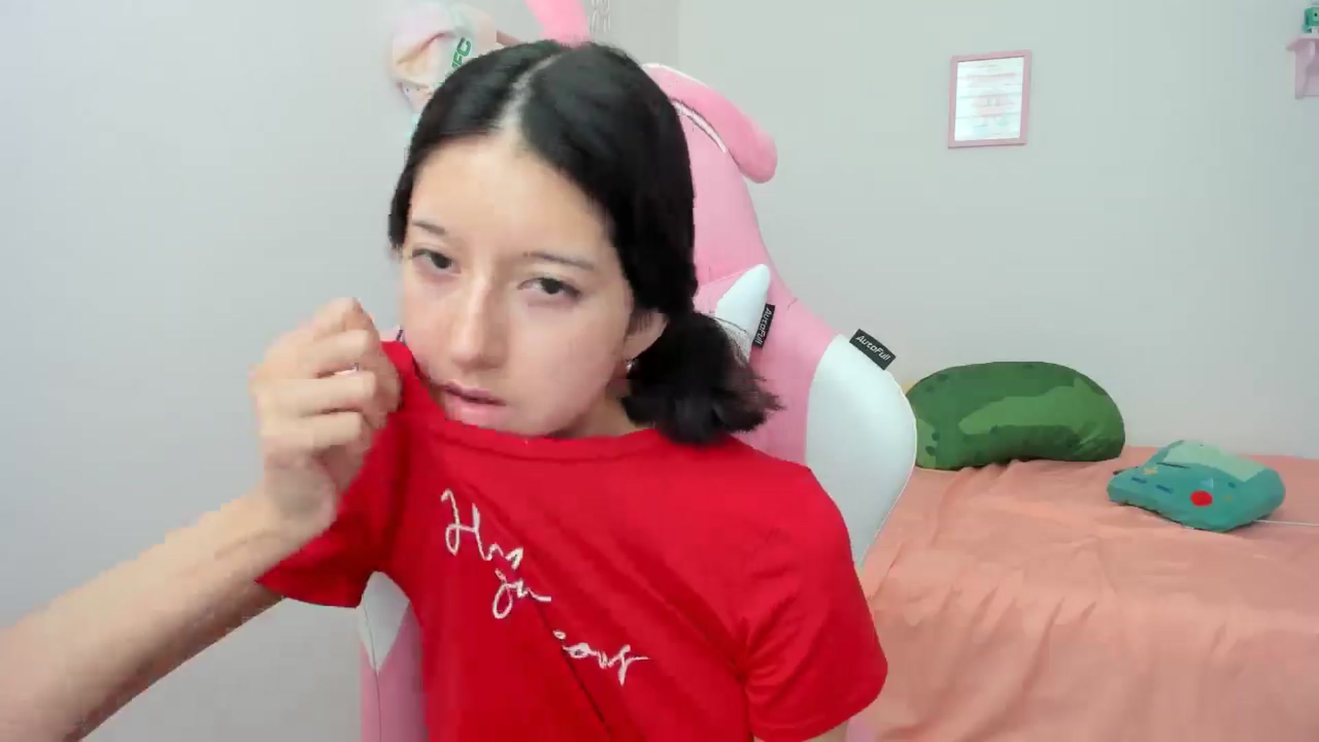 Gallery image thumbnail from Cherrycute666's myfreecams stream on, 08/29/2024, 18:43 image 10 of 20