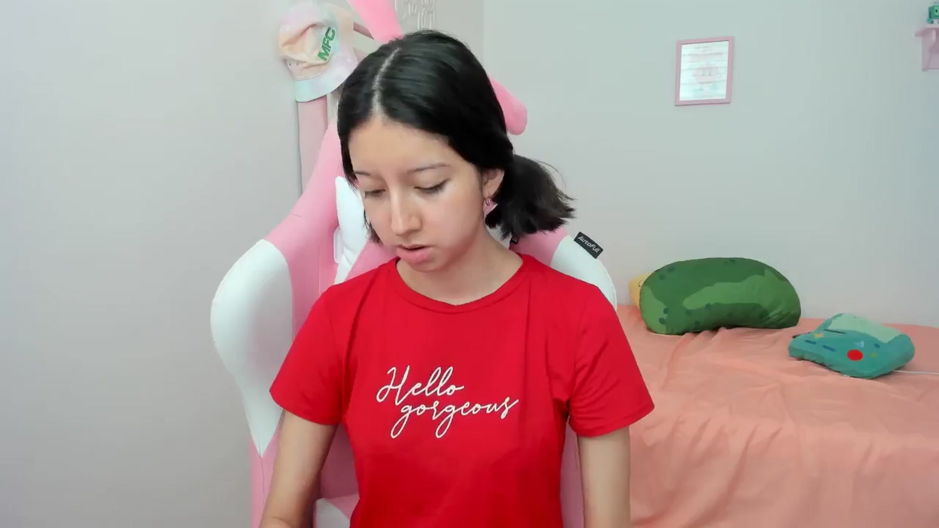 Gallery image thumbnail from Cherrycute666's myfreecams stream on, 08/29/2024, 18:43 image 14 of 20