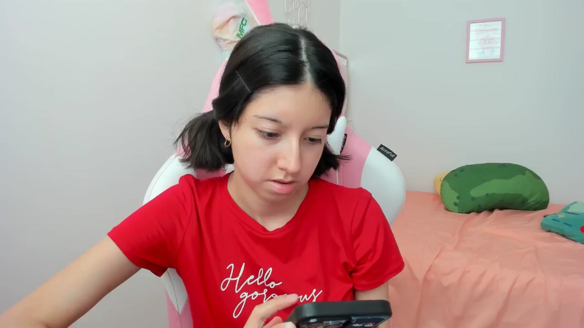 Gallery image thumbnail from Cherrycute666's myfreecams stream on, 08/29/2024, 18:43 image 19 of 20