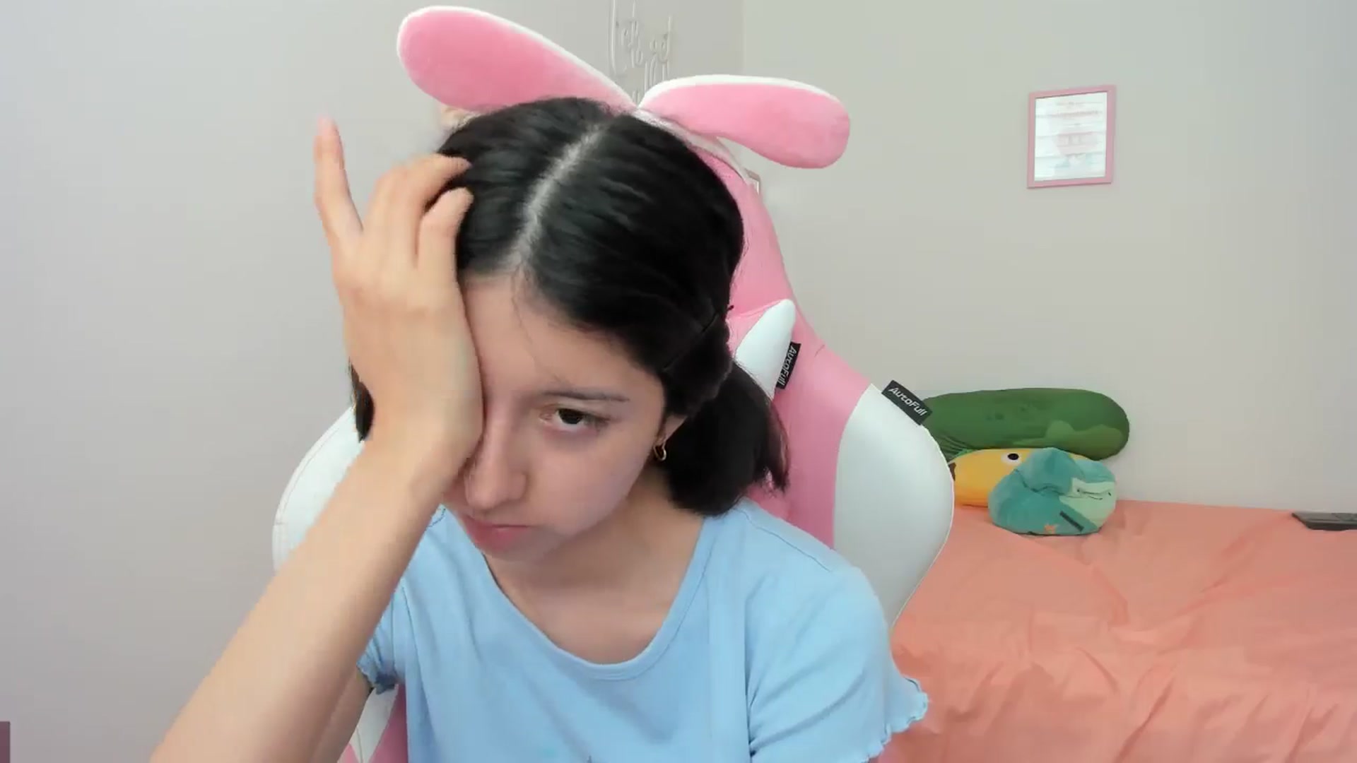Gallery image thumbnail from Cherrycute666's myfreecams stream on, 08/30/2024, 22:20 image 18 of 20