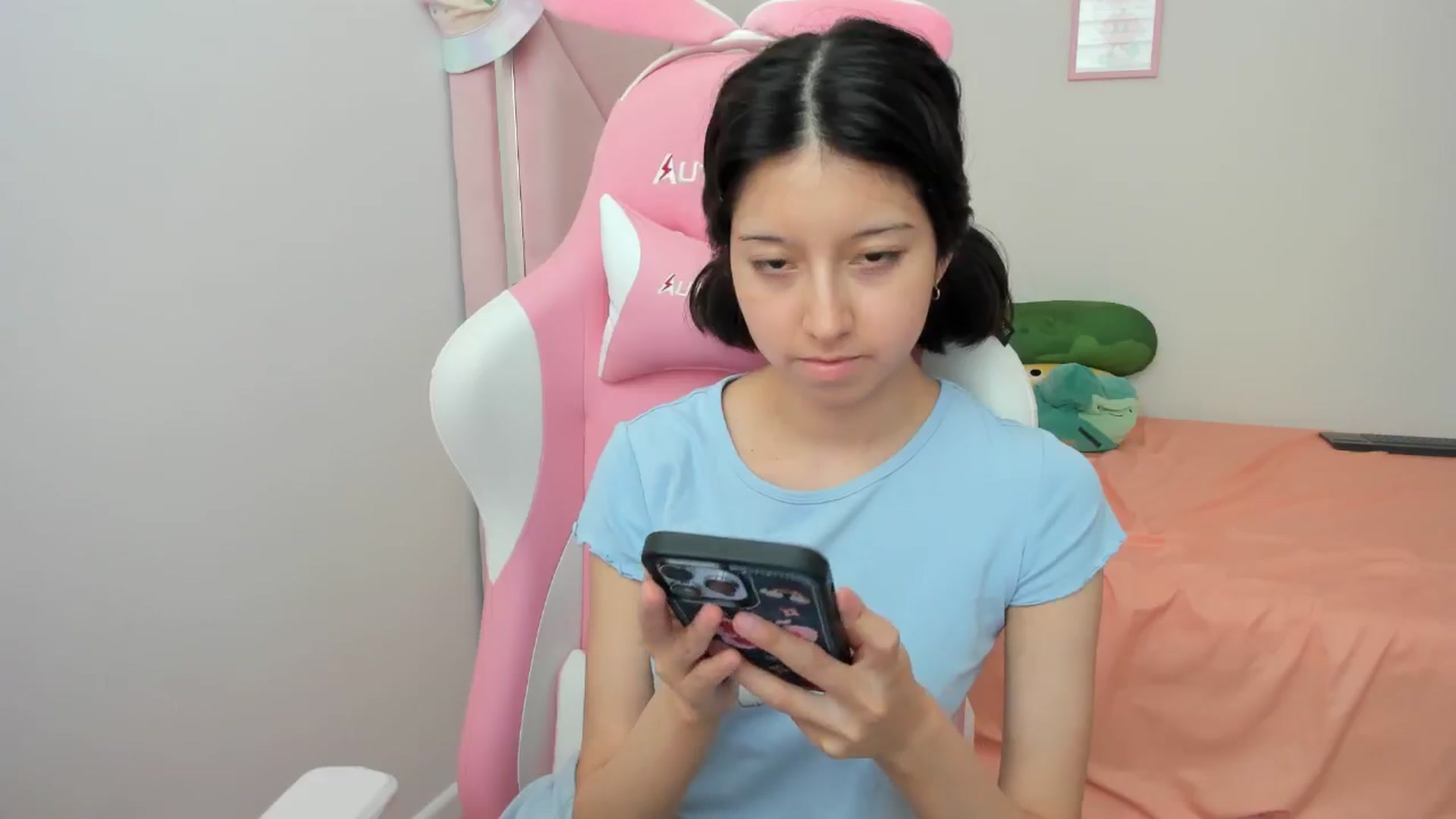 Gallery image thumbnail from Cherrycute666's myfreecams stream on, 08/30/2024, 22:20 image 2 of 20