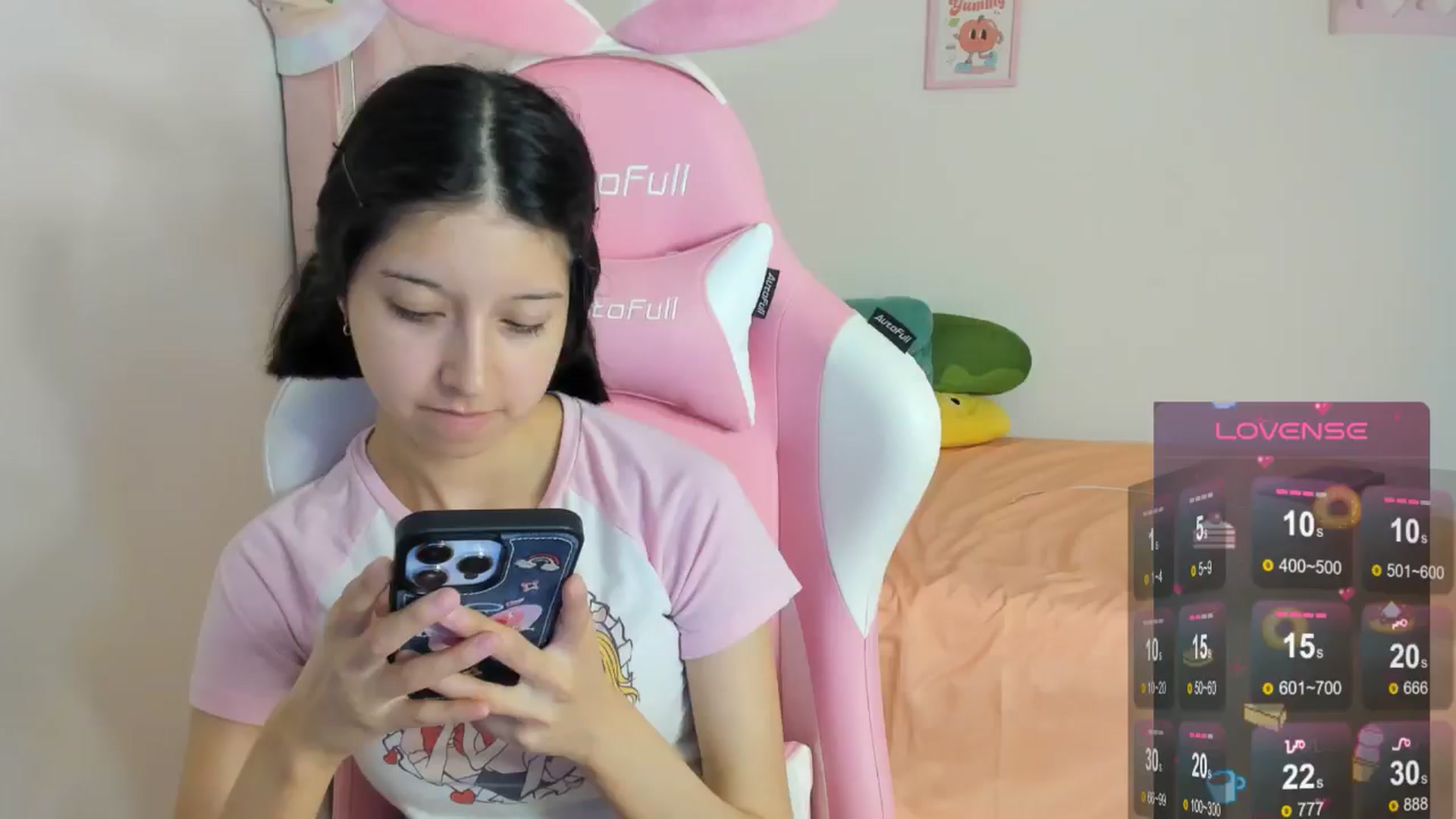 Gallery image thumbnail from Cherrycute666's myfreecams stream on, 09/01/2024, 10:05 image 14 of 20