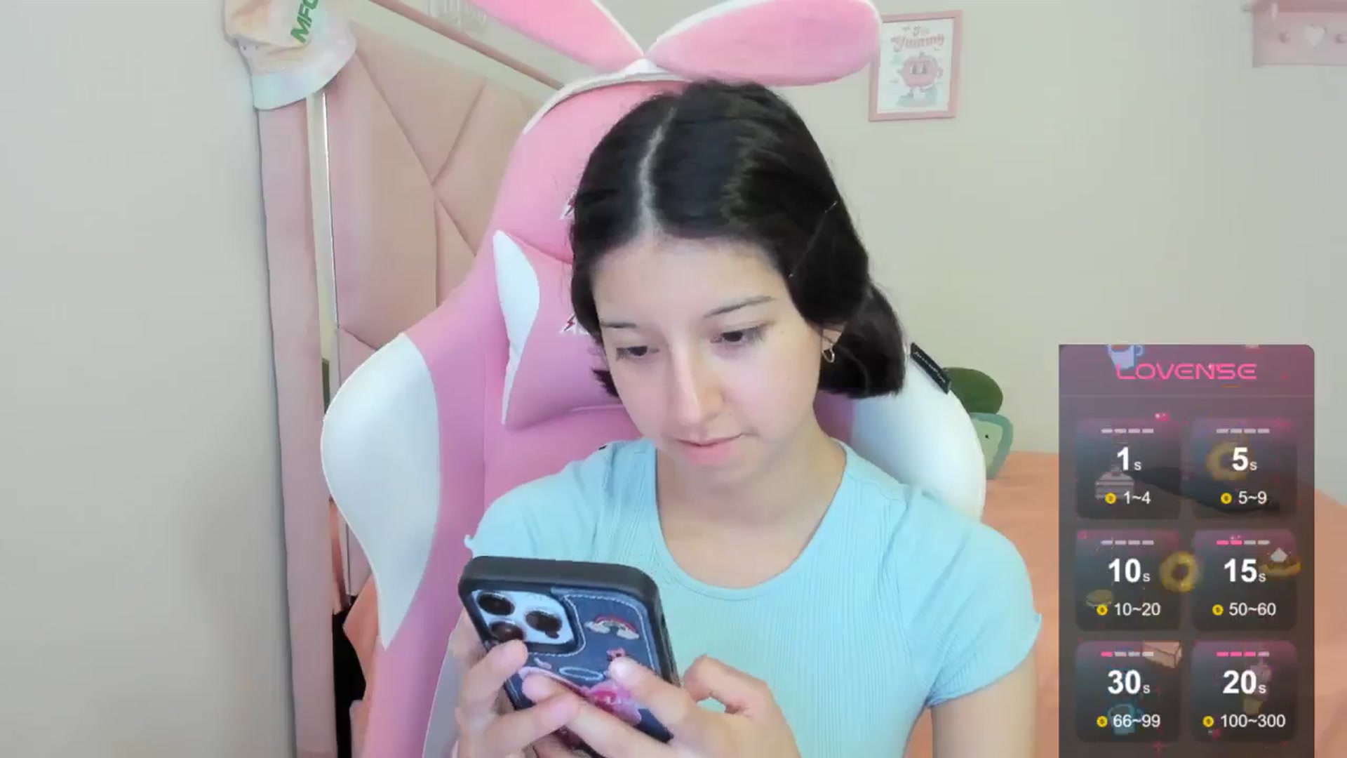 Gallery image thumbnail from Cherrycute666's myfreecams stream on, 09/01/2024, 23:36 image 17 of 20