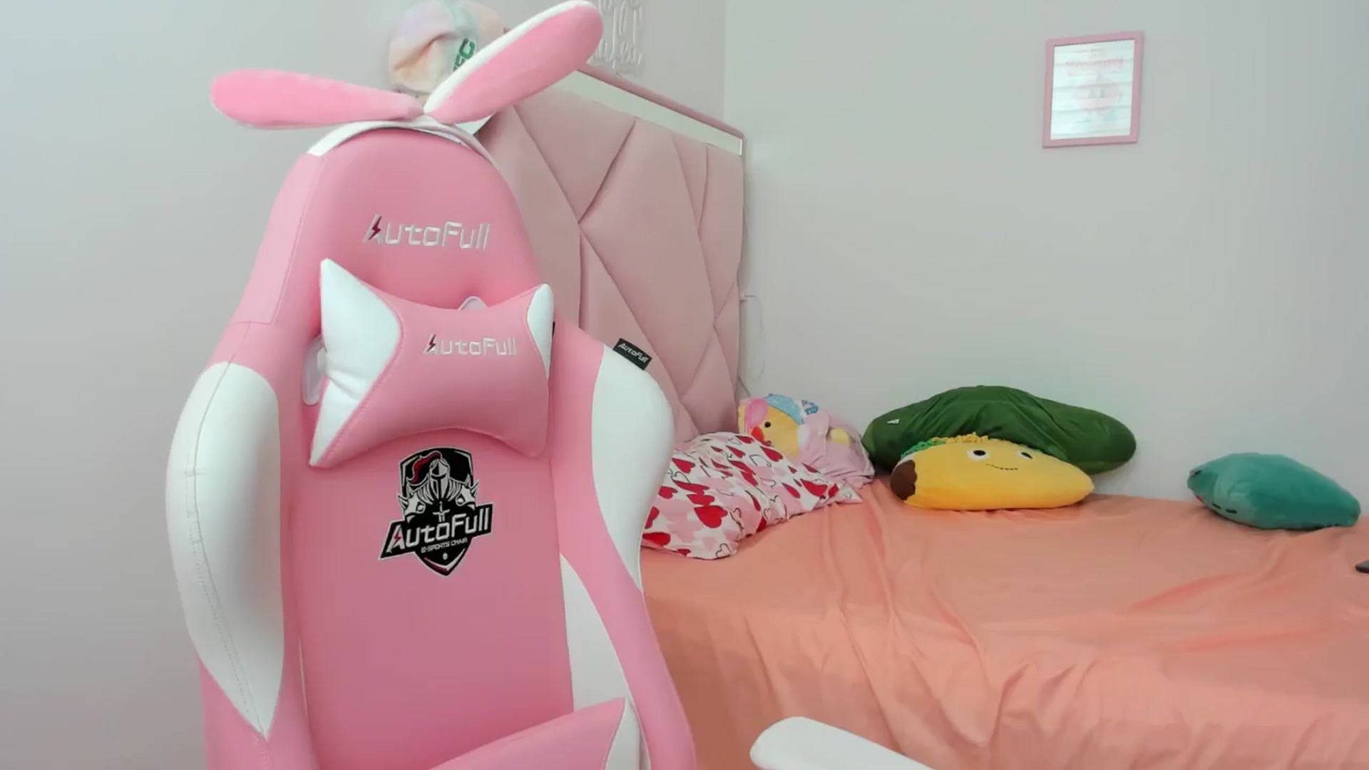 Gallery image thumbnail from Cherrycute666's myfreecams stream on, 09/02/2024, 19:02 image 1 of 20