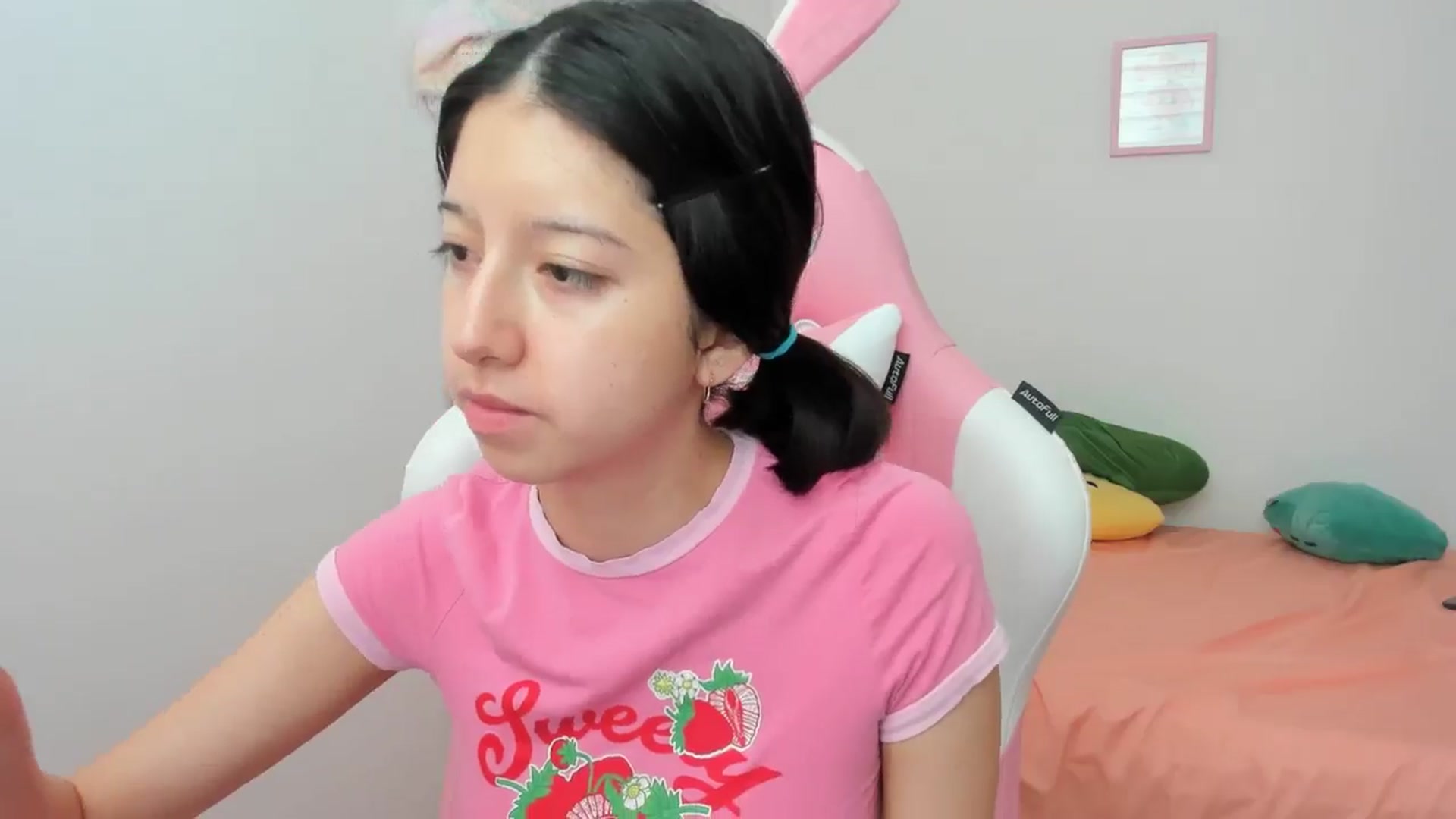 Gallery image thumbnail from Cherrycute666's myfreecams stream on, 09/02/2024, 19:02 image 12 of 20