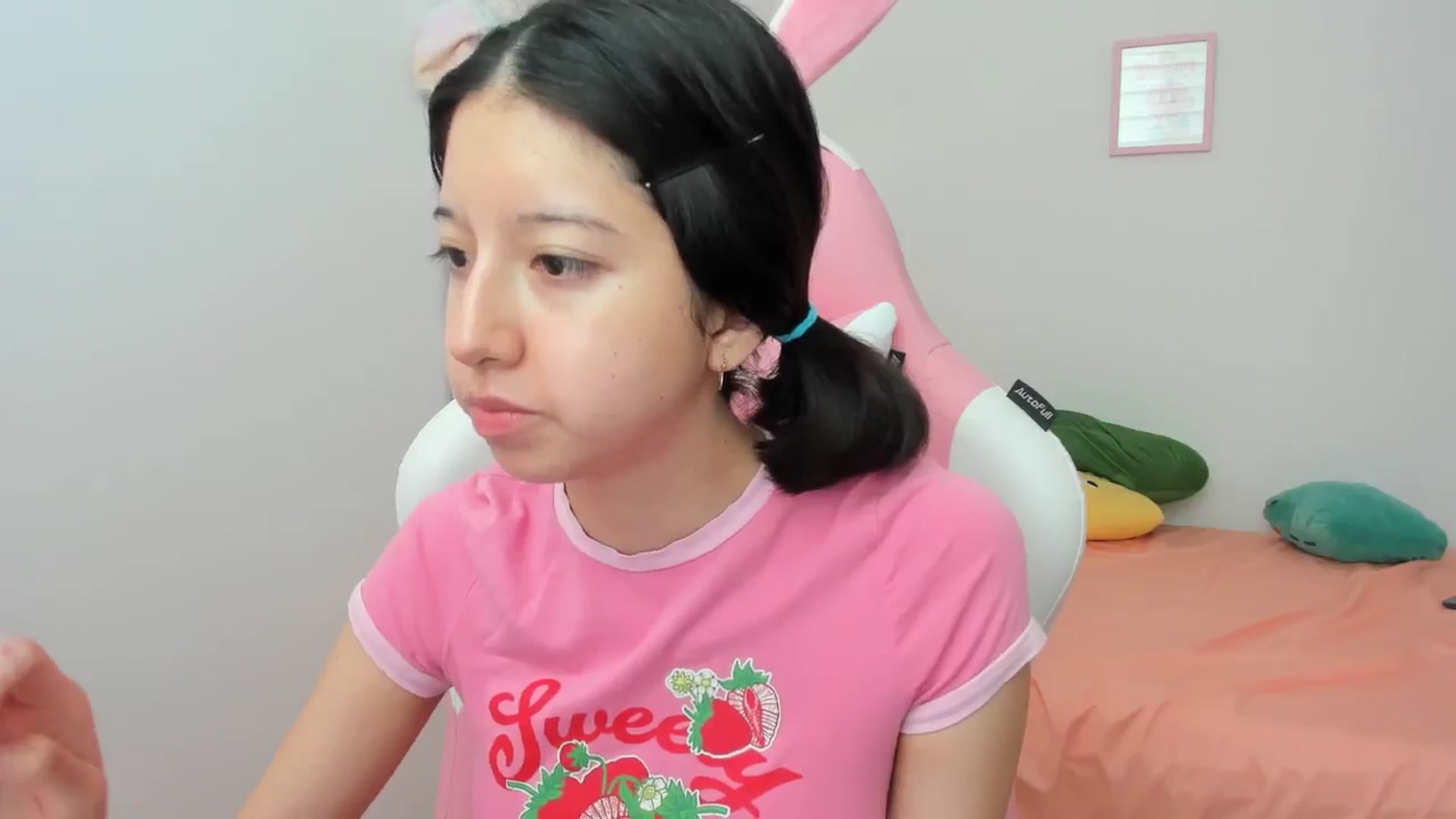 Gallery image thumbnail from Cherrycute666's myfreecams stream on, 09/02/2024, 19:02 image 7 of 20