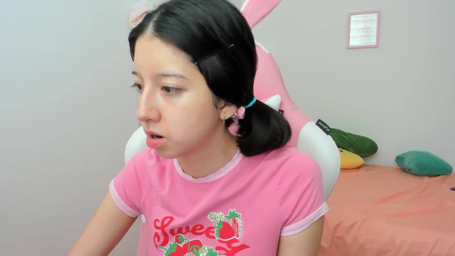 Gallery image thumbnail from Cherrycute666's myfreecams stream on, 09/02/2024, 19:02 image 10 of 20