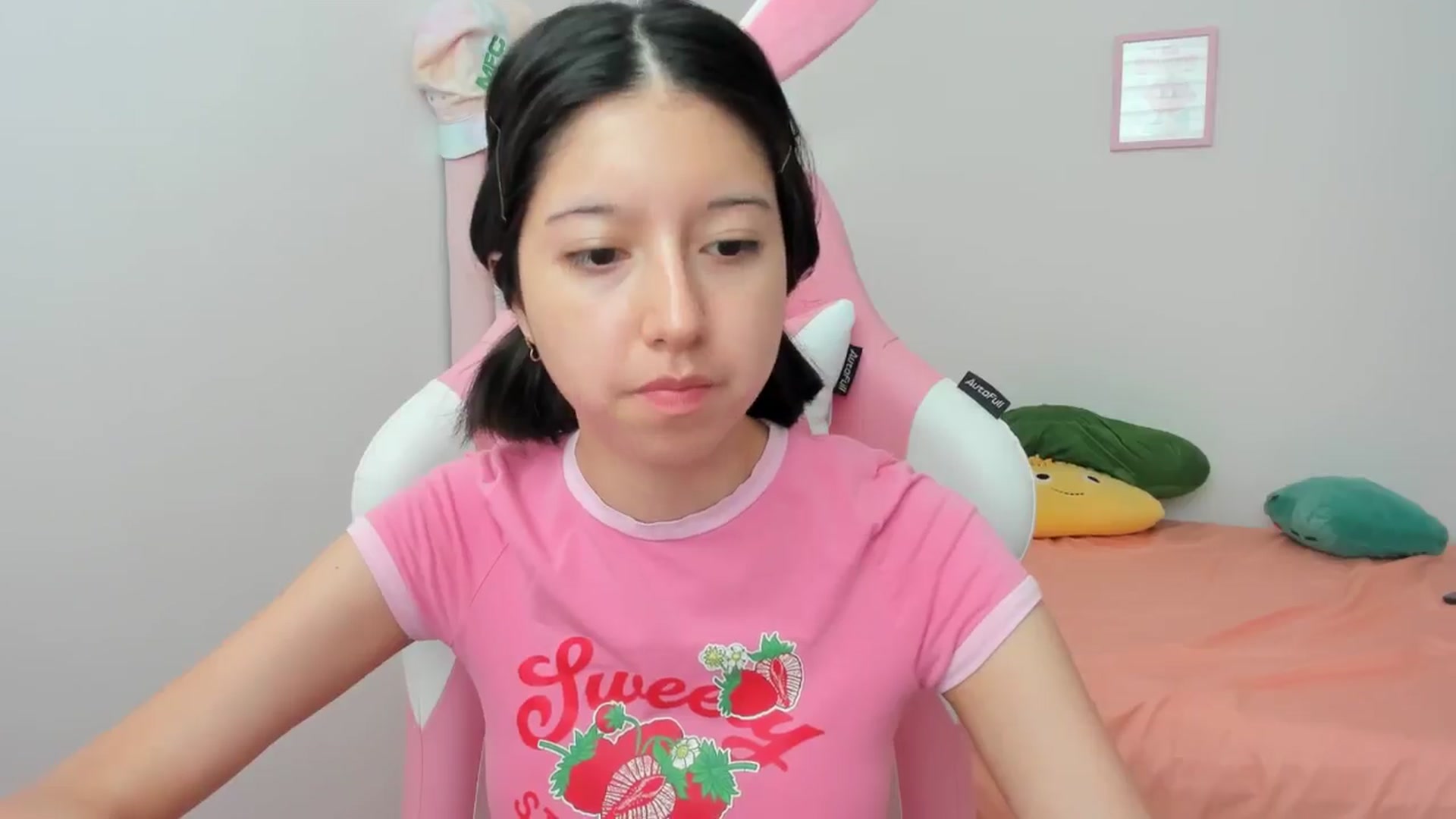 Gallery image thumbnail from Cherrycute666's myfreecams stream on, 09/02/2024, 19:02 image 2 of 20