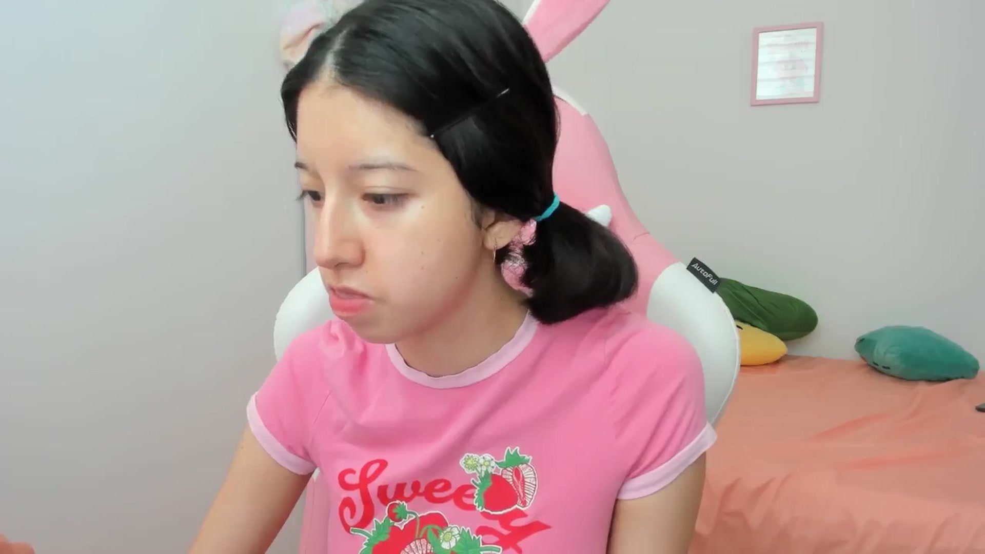 Gallery image thumbnail from Cherrycute666's myfreecams stream on, 09/02/2024, 19:02 image 8 of 20