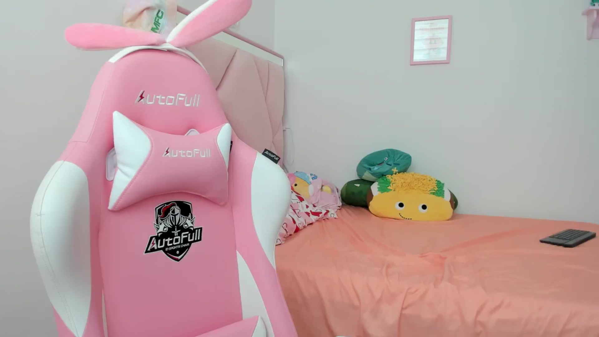 Gallery image thumbnail from Cherrycute666's myfreecams stream on, 09/02/2024, 20:26 image 8 of 20