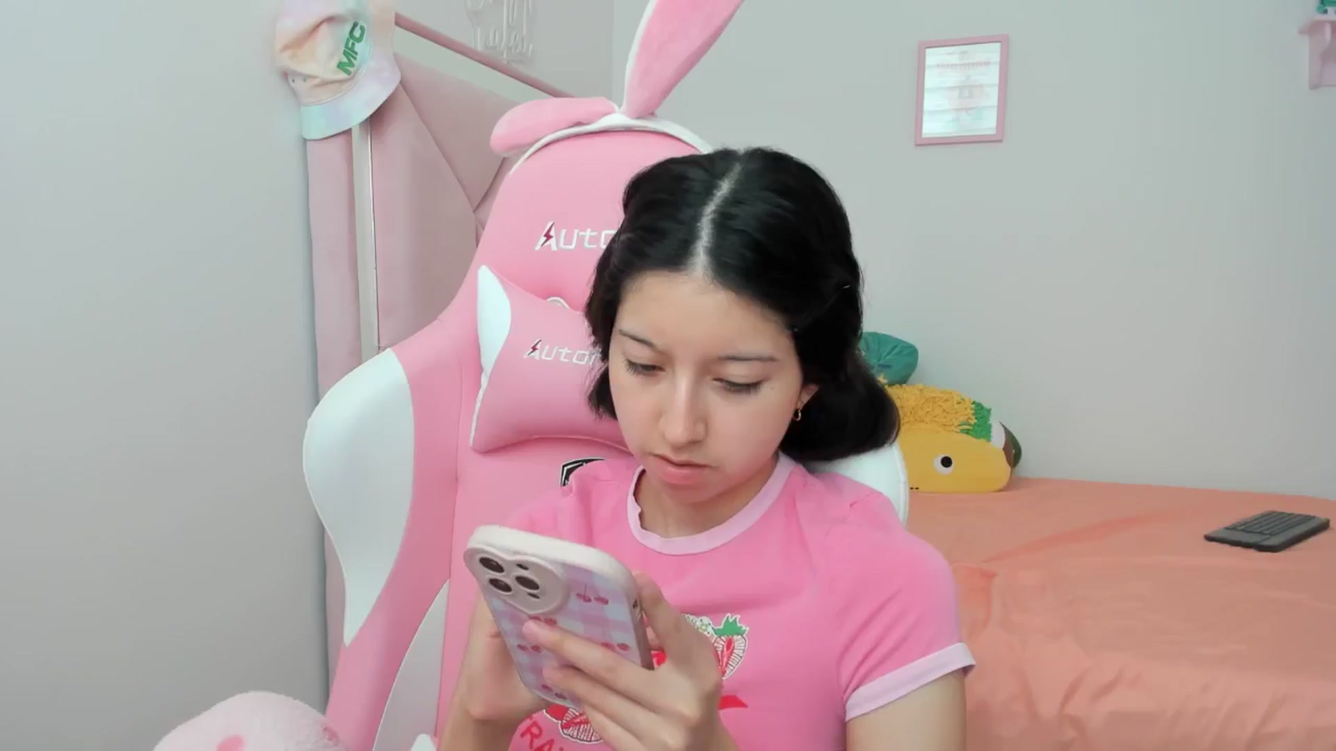 Gallery image thumbnail from Cherrycute666's myfreecams stream on, 09/02/2024, 20:26 image 20 of 20