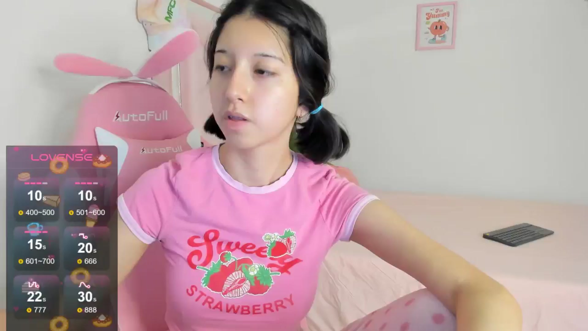 Gallery image thumbnail from Cherrycute666's myfreecams stream on, 09/03/2024, 06:49 image 11 of 20