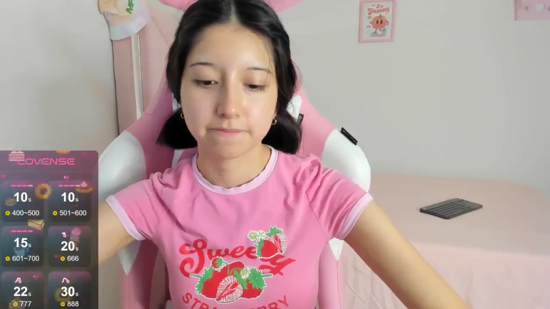 Gallery image thumbnail from Cherrycute666's myfreecams stream on, 09/03/2024, 06:49 image 10 of 20