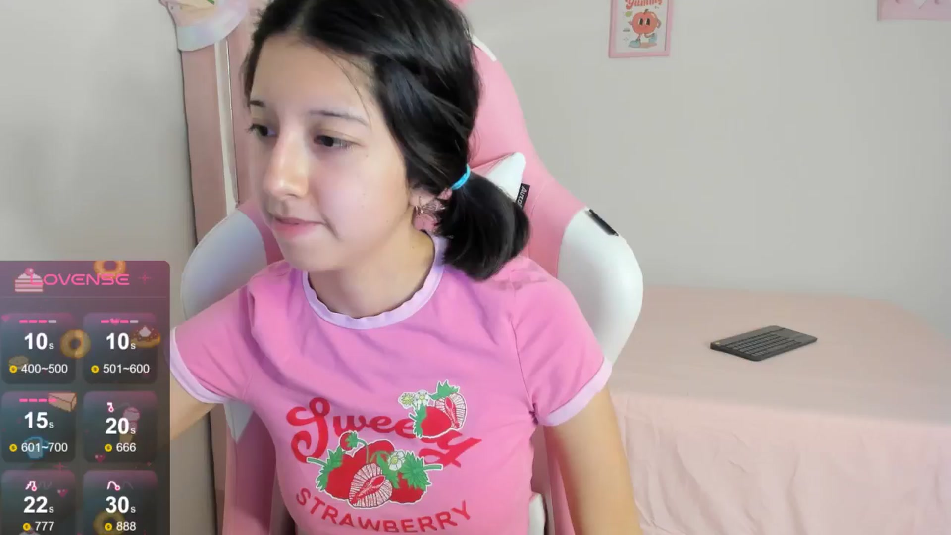 Gallery image thumbnail from Cherrycute666's myfreecams stream on, 09/03/2024, 06:49 image 6 of 20