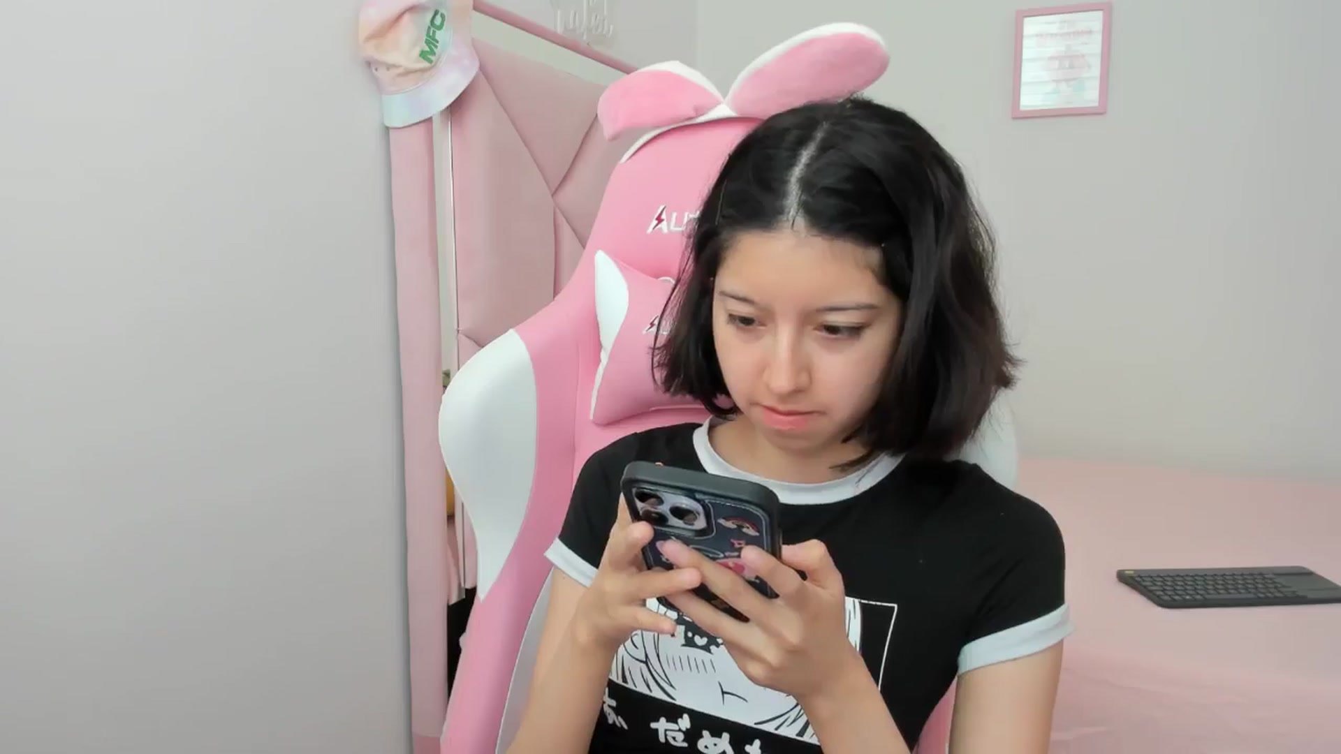 Gallery image thumbnail from Cherrycute666's myfreecams stream on, 09/05/2024, 16:59 image 6 of 20