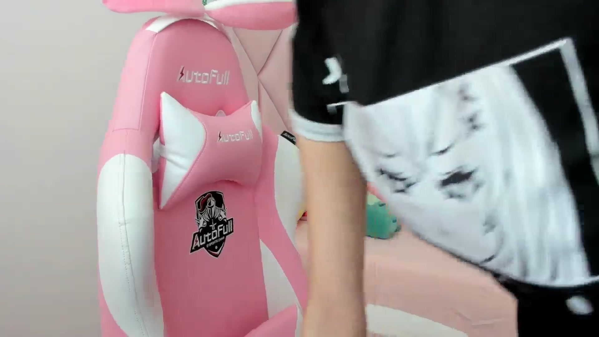 Gallery image thumbnail from Cherrycute666's myfreecams stream on, 09/05/2024, 17:53 image 18 of 20