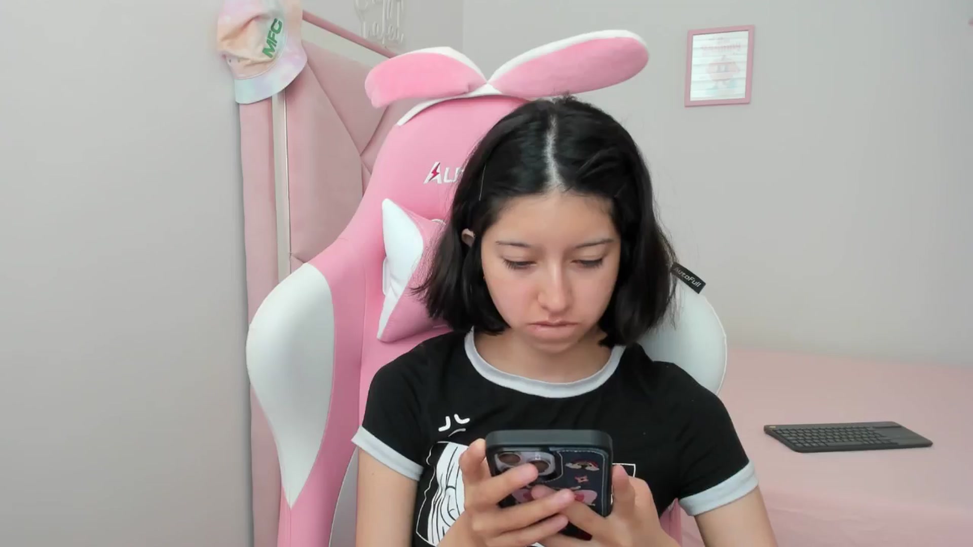 Gallery image thumbnail from Cherrycute666's myfreecams stream on, 09/05/2024, 17:53 image 7 of 20