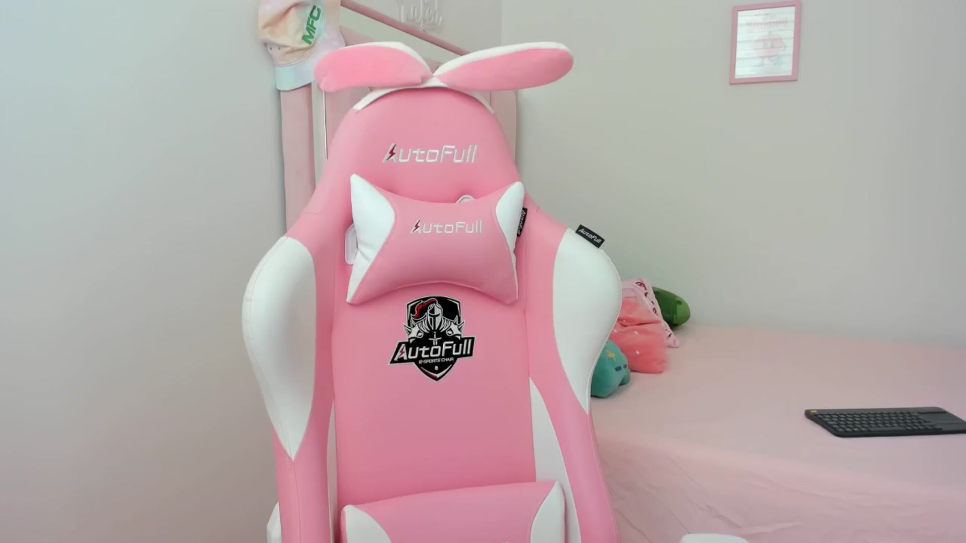 Gallery image thumbnail from Cherrycute666's myfreecams stream on, 09/05/2024, 17:53 image 4 of 20