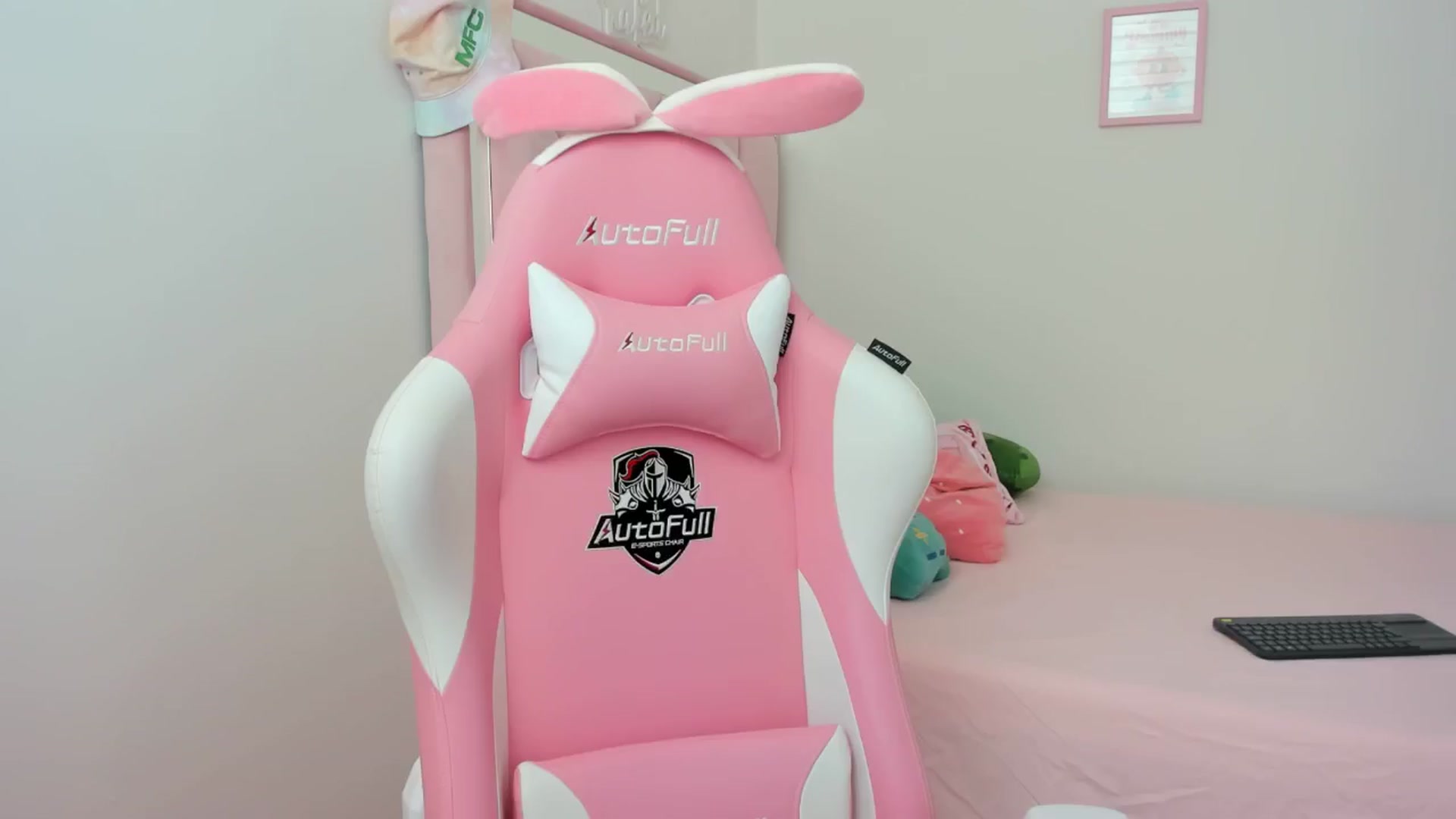 Gallery image thumbnail from Cherrycute666's myfreecams stream on, 09/05/2024, 17:53 image 5 of 20