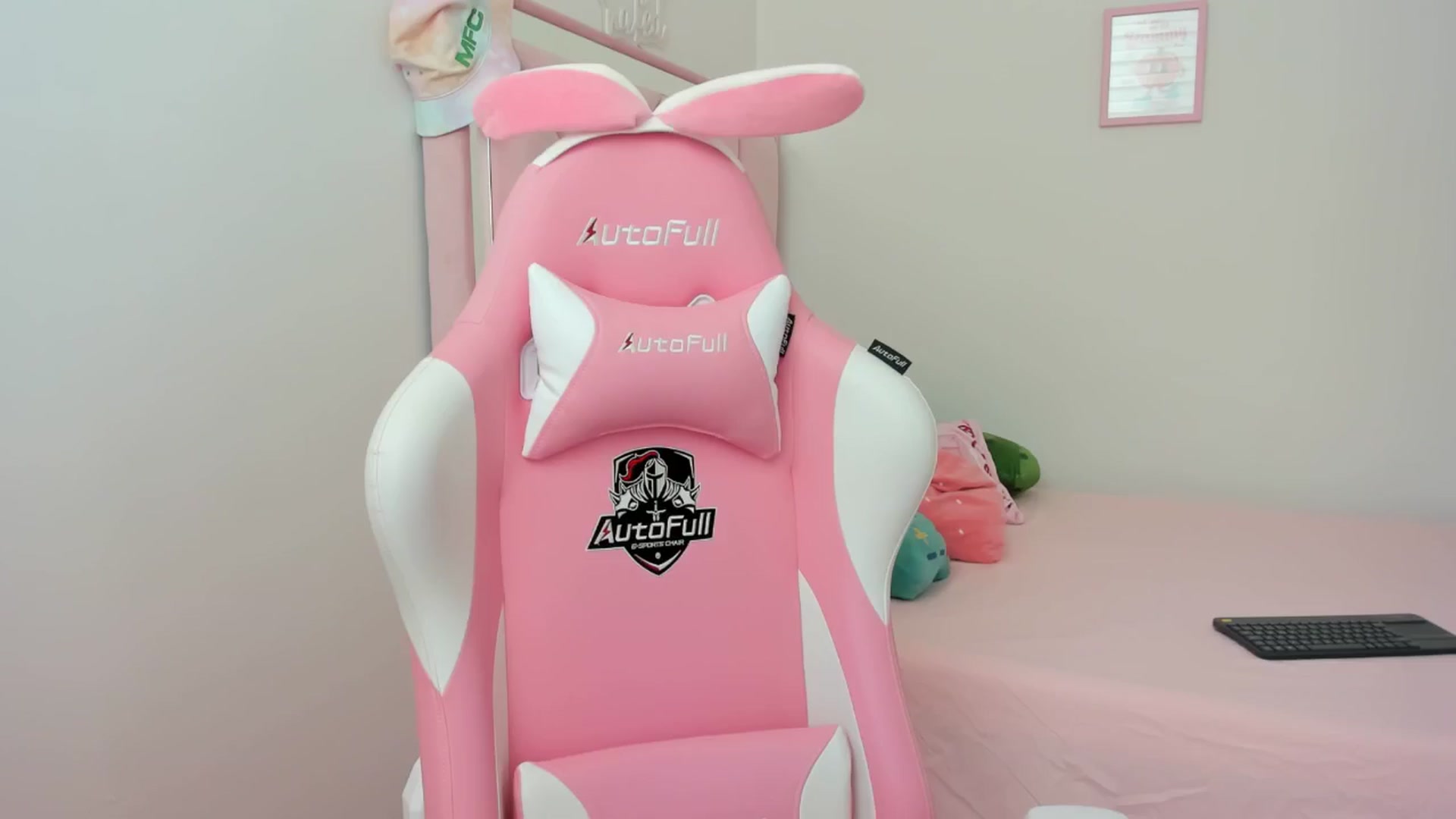 Gallery image thumbnail from Cherrycute666's myfreecams stream on, 09/05/2024, 17:53 image 3 of 20