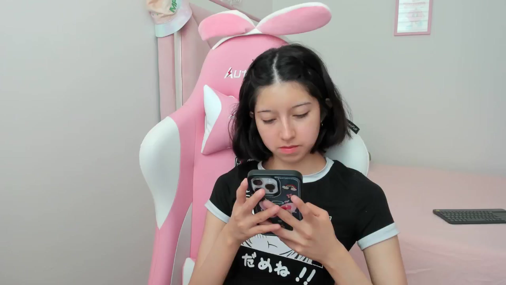 Gallery image thumbnail from Cherrycute666's myfreecams stream on, 09/05/2024, 18:24 image 7 of 20