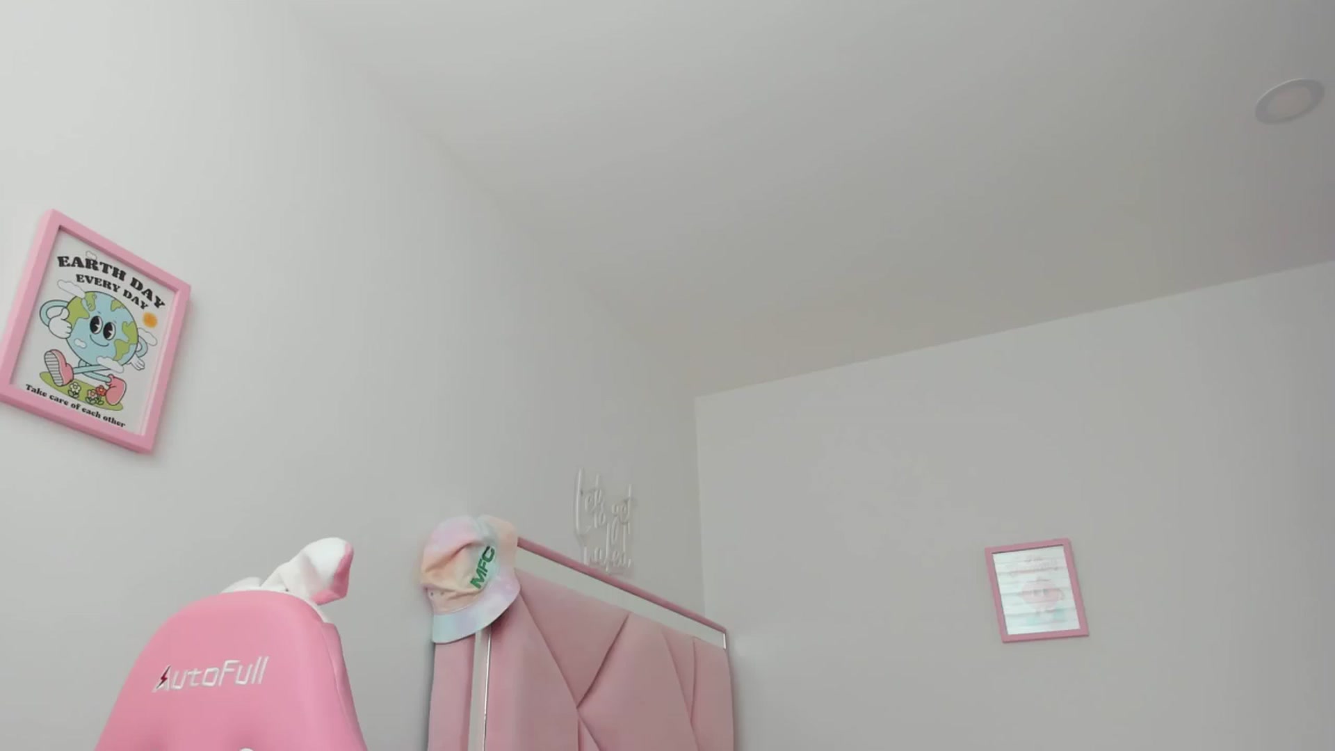Gallery image thumbnail from Cherrycute666's myfreecams stream on, 09/05/2024, 18:24 image 1 of 20