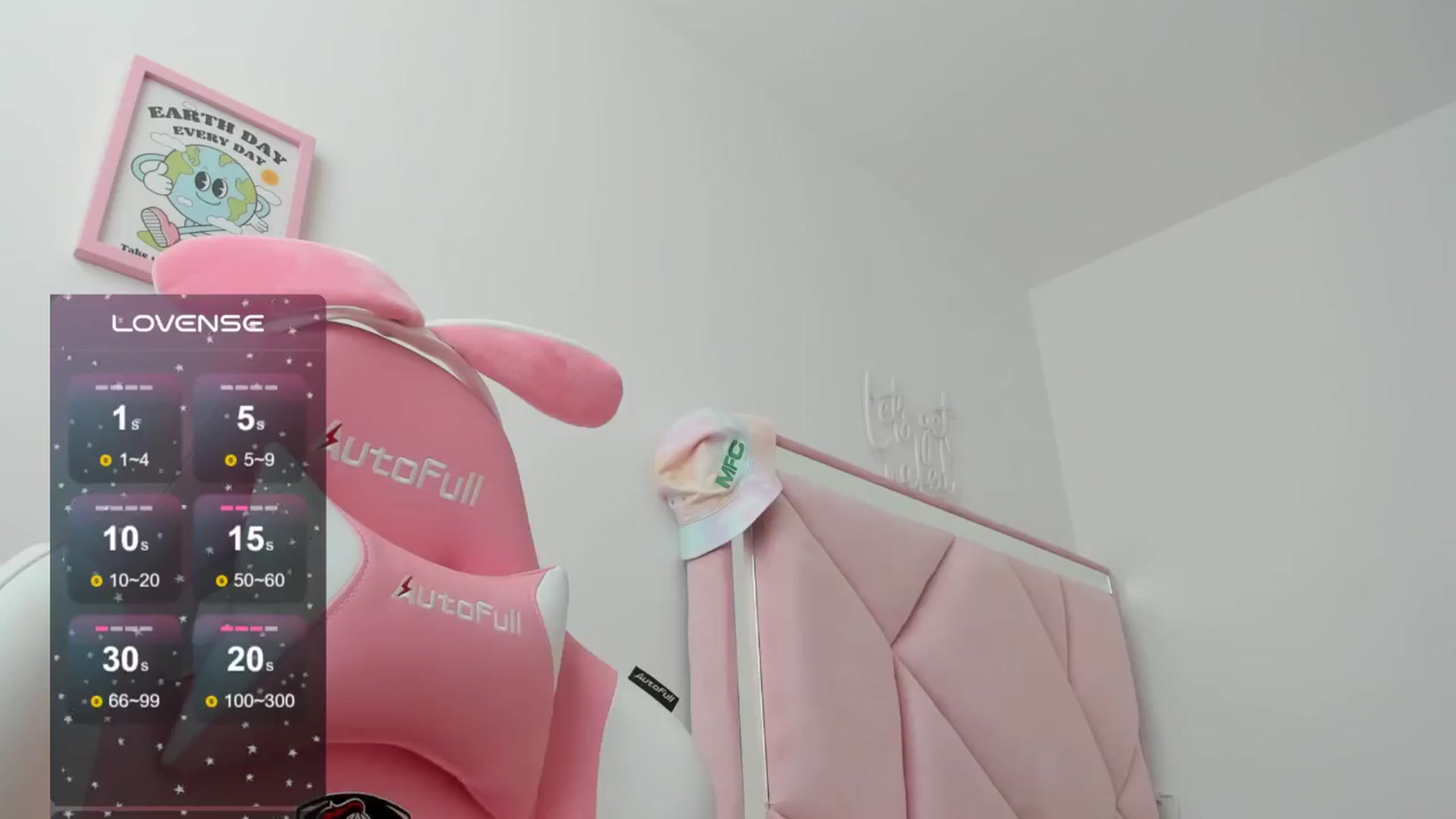 Gallery image thumbnail from Cherrycute666's myfreecams stream on, 09/06/2024, 22:55 image 7 of 20