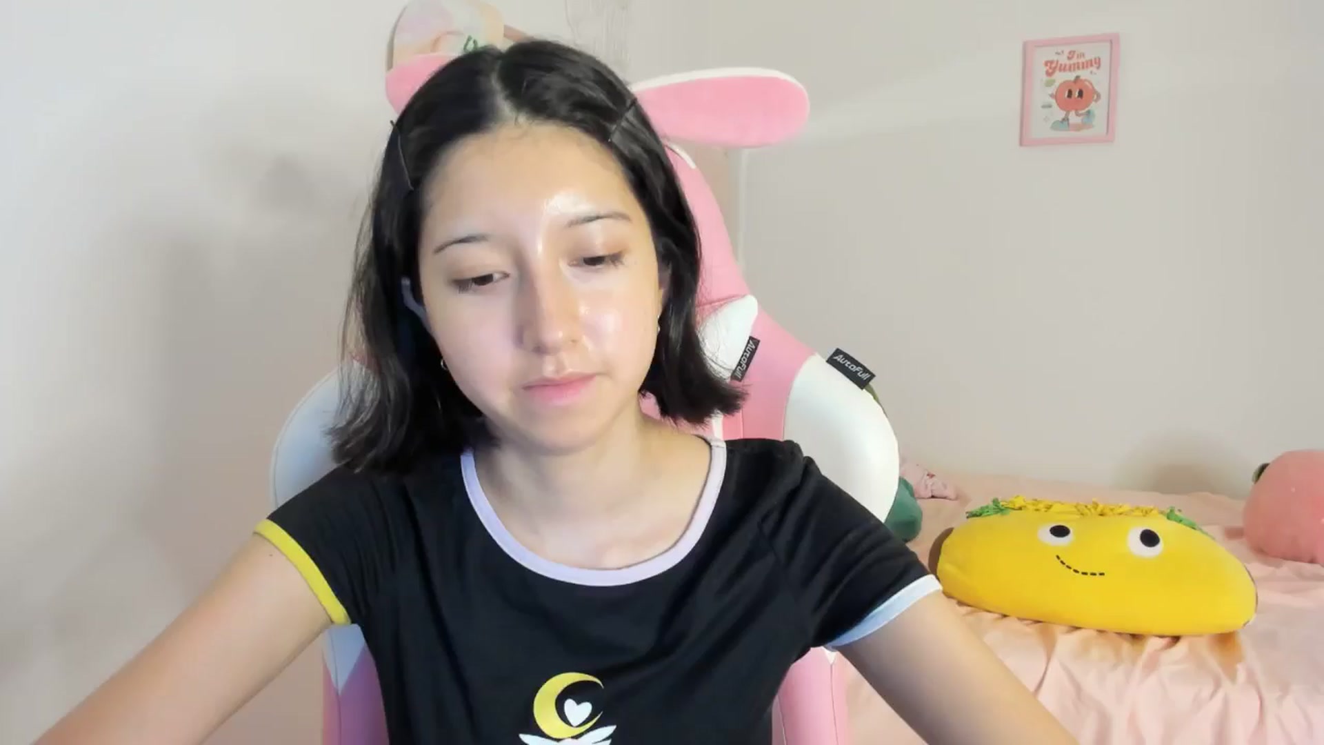 Gallery image thumbnail from Cherrycute666's myfreecams stream on, 09/08/2024, 10:55 image 13 of 20