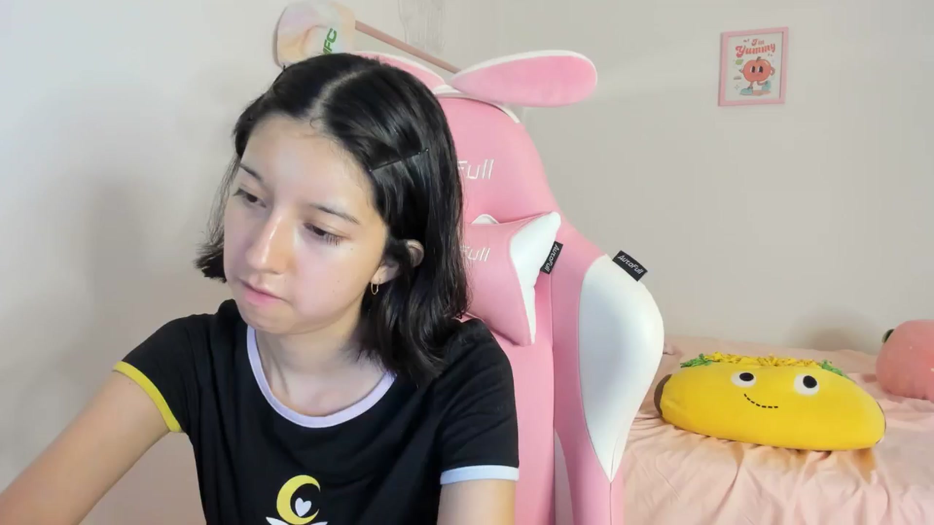 Gallery image thumbnail from Cherrycute666's myfreecams stream on, 09/08/2024, 10:55 image 11 of 20