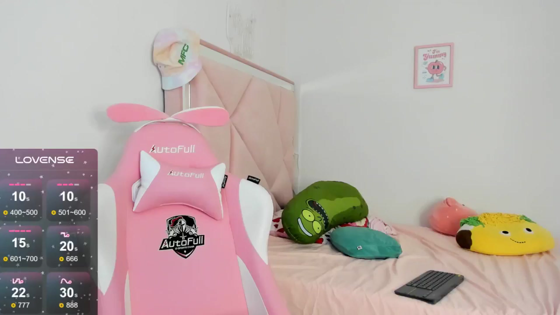 Gallery image thumbnail from Cherrycute666's myfreecams stream on, 09/09/2024, 24:23 image 12 of 20