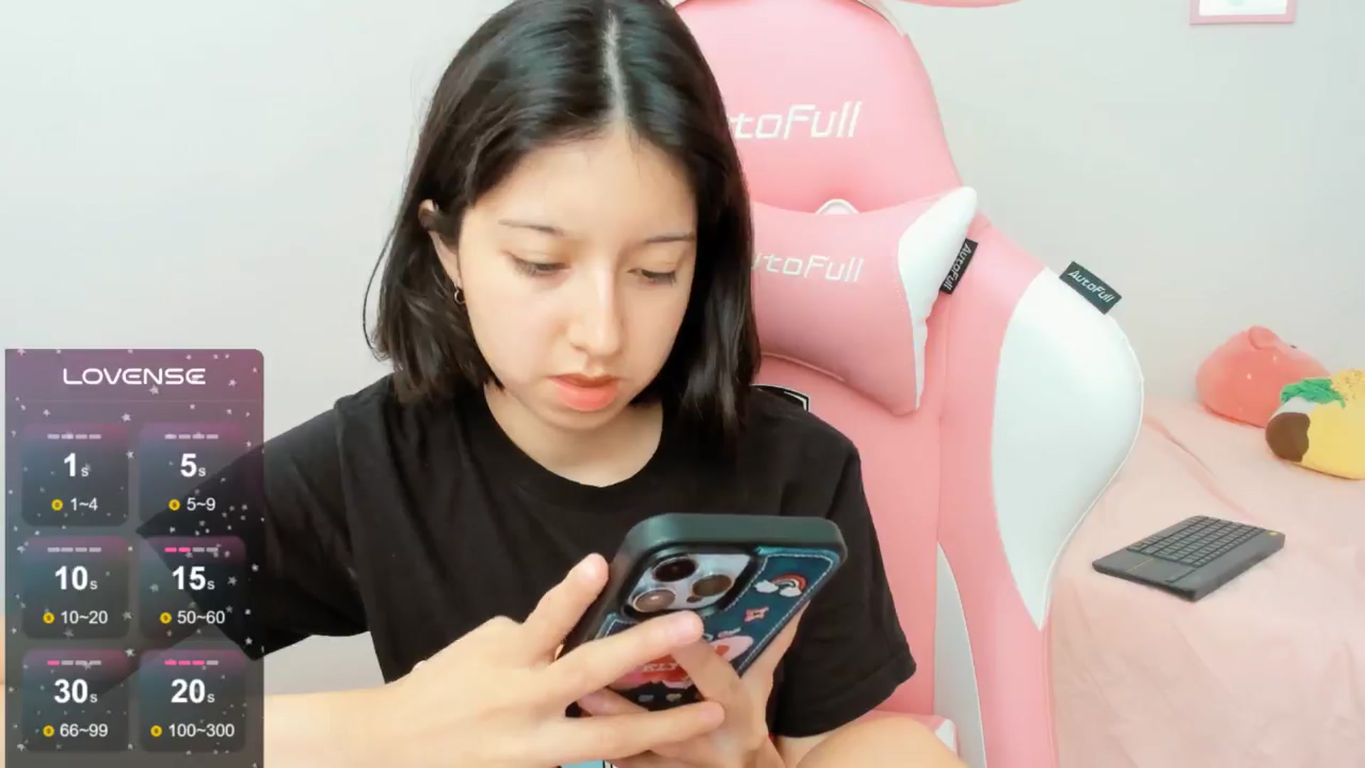 Gallery image thumbnail from Cherrycute666's myfreecams stream on, 09/09/2024, 19:53 image 12 of 20