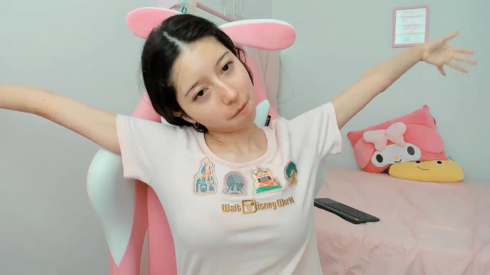 Gallery image thumbnail from Cherrycute666's myfreecams stream on, 09/10/2024, 20:06 image 3 of 20