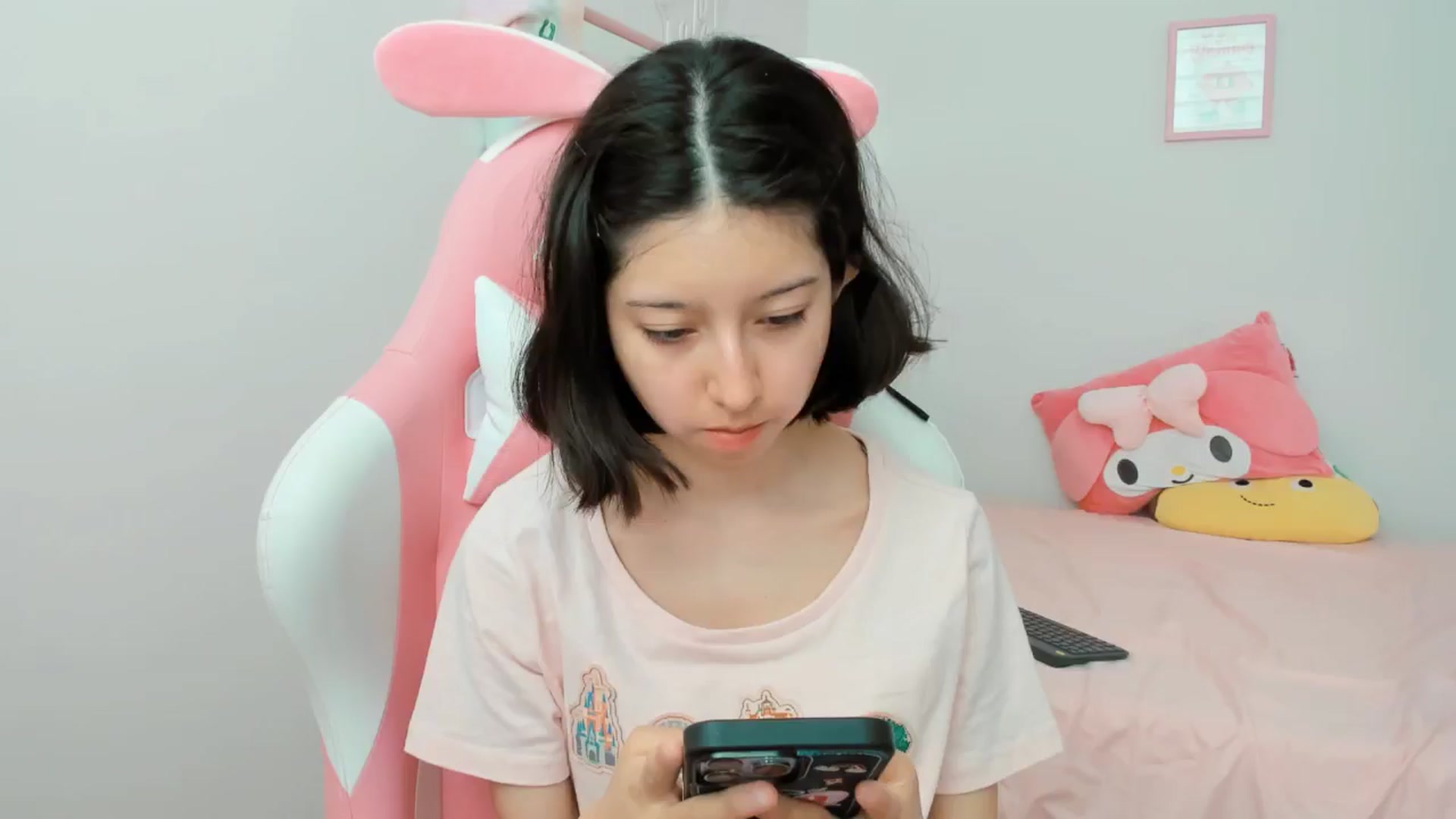 Gallery image thumbnail from Cherrycute666's myfreecams stream on, 09/10/2024, 20:06 image 1 of 20