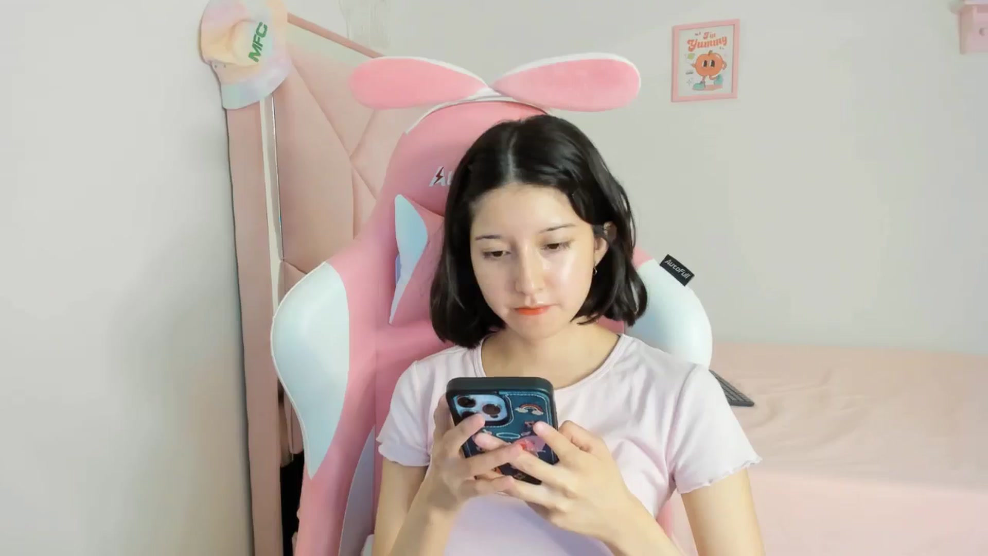 Gallery image thumbnail from Cherrycute666's myfreecams stream on, 09/12/2024, 03:11 image 2 of 20