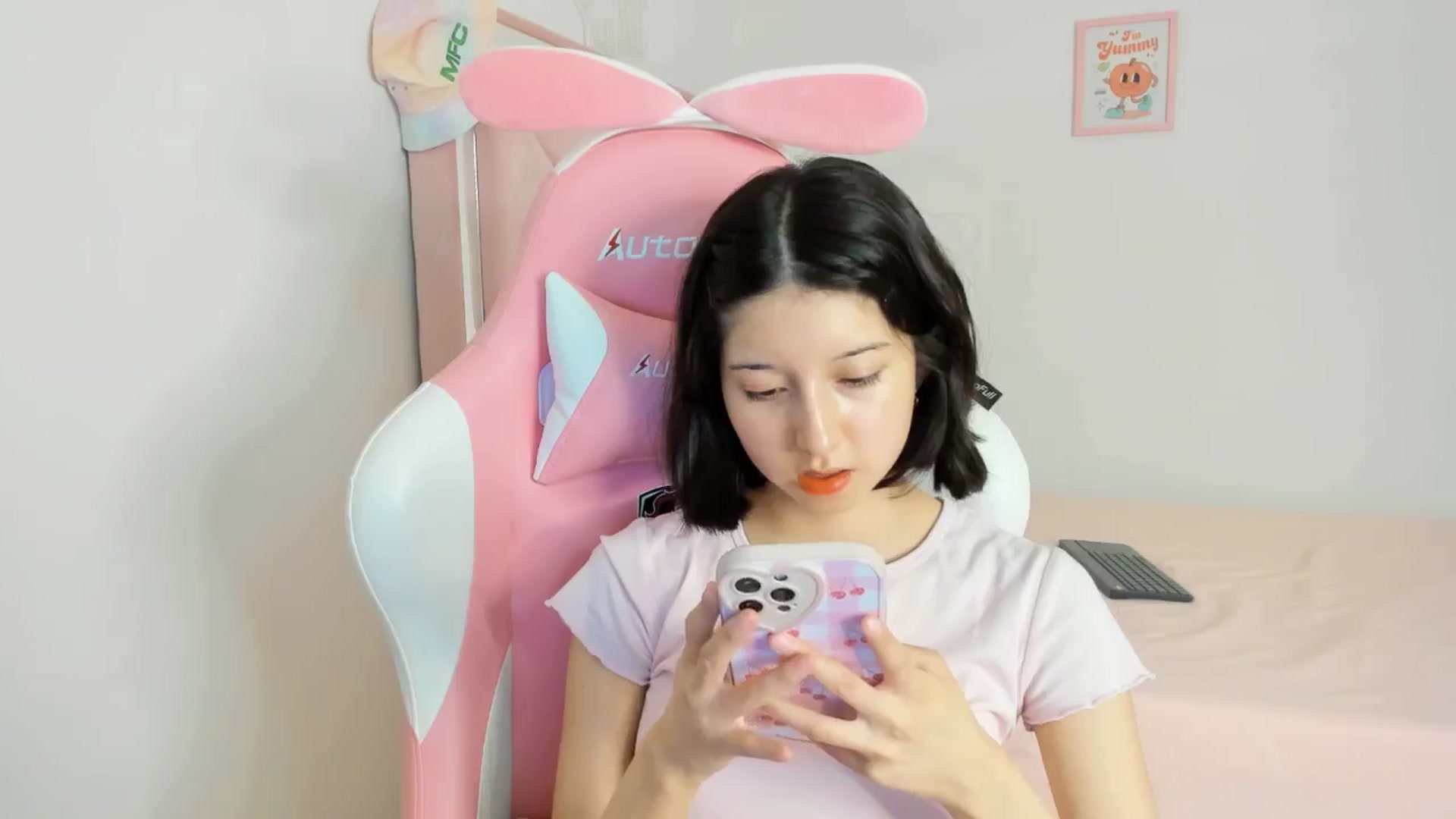 Gallery image thumbnail from Cherrycute666's myfreecams stream on, 09/12/2024, 03:11 image 18 of 20