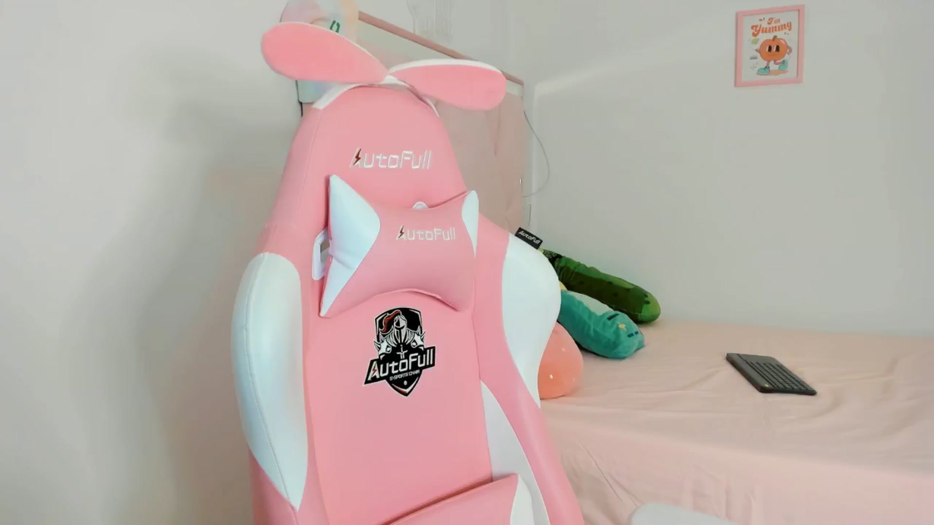 Gallery image thumbnail from Cherrycute666's myfreecams stream on, 09/12/2024, 03:11 image 8 of 20