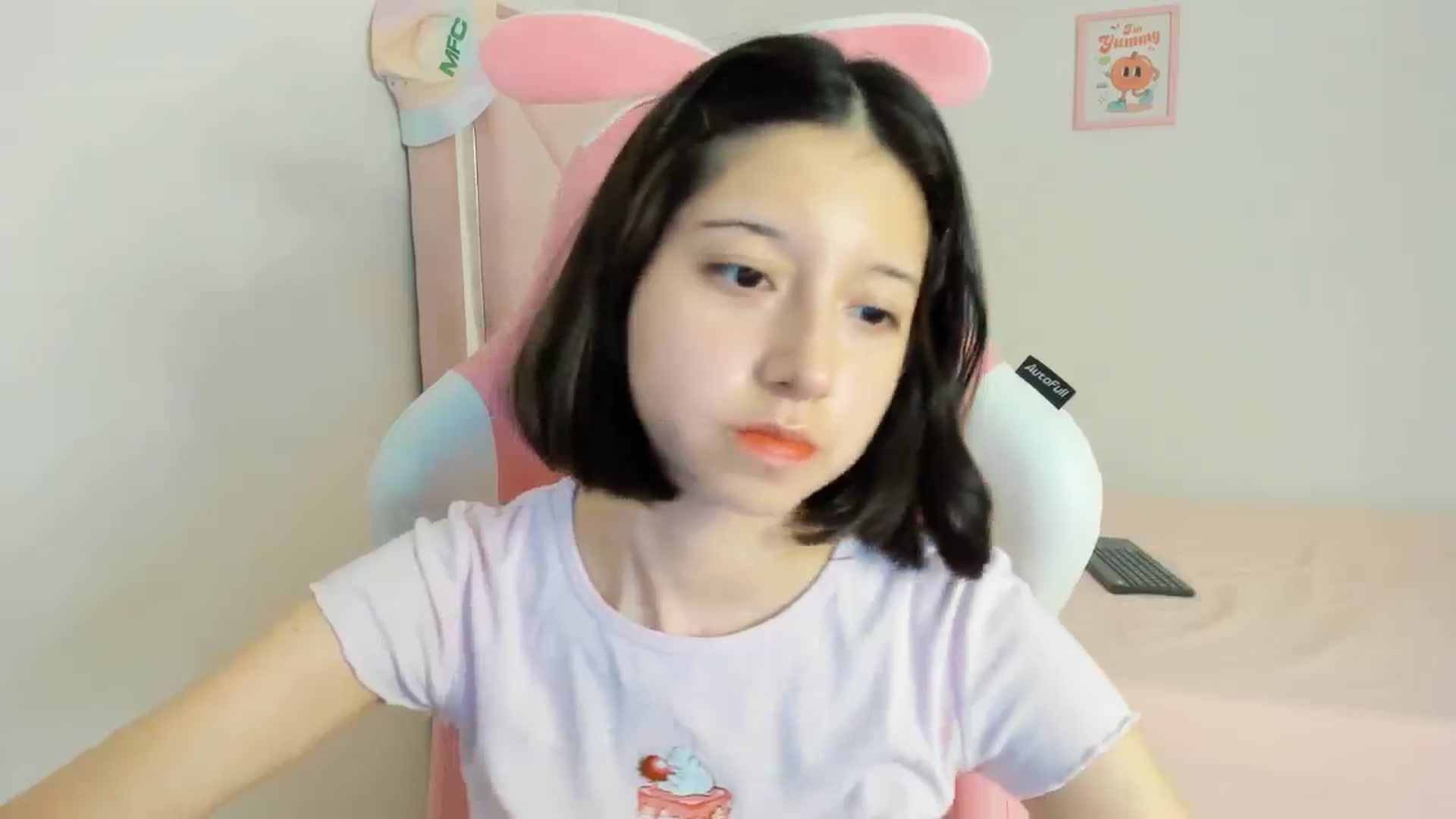 Gallery image thumbnail from Cherrycute666's myfreecams stream on, 09/12/2024, 03:11 image 19 of 20