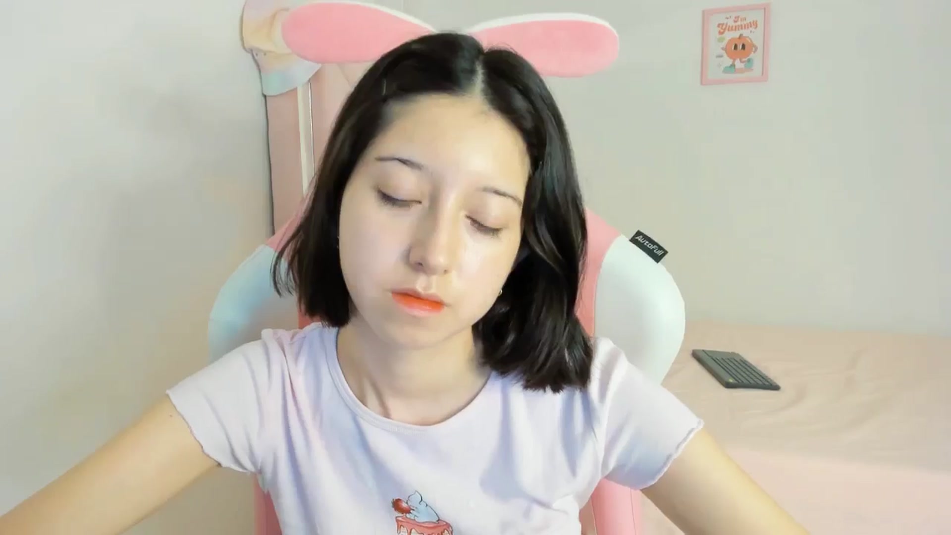 Gallery image thumbnail from Cherrycute666's myfreecams stream on, 09/12/2024, 03:11 image 16 of 20