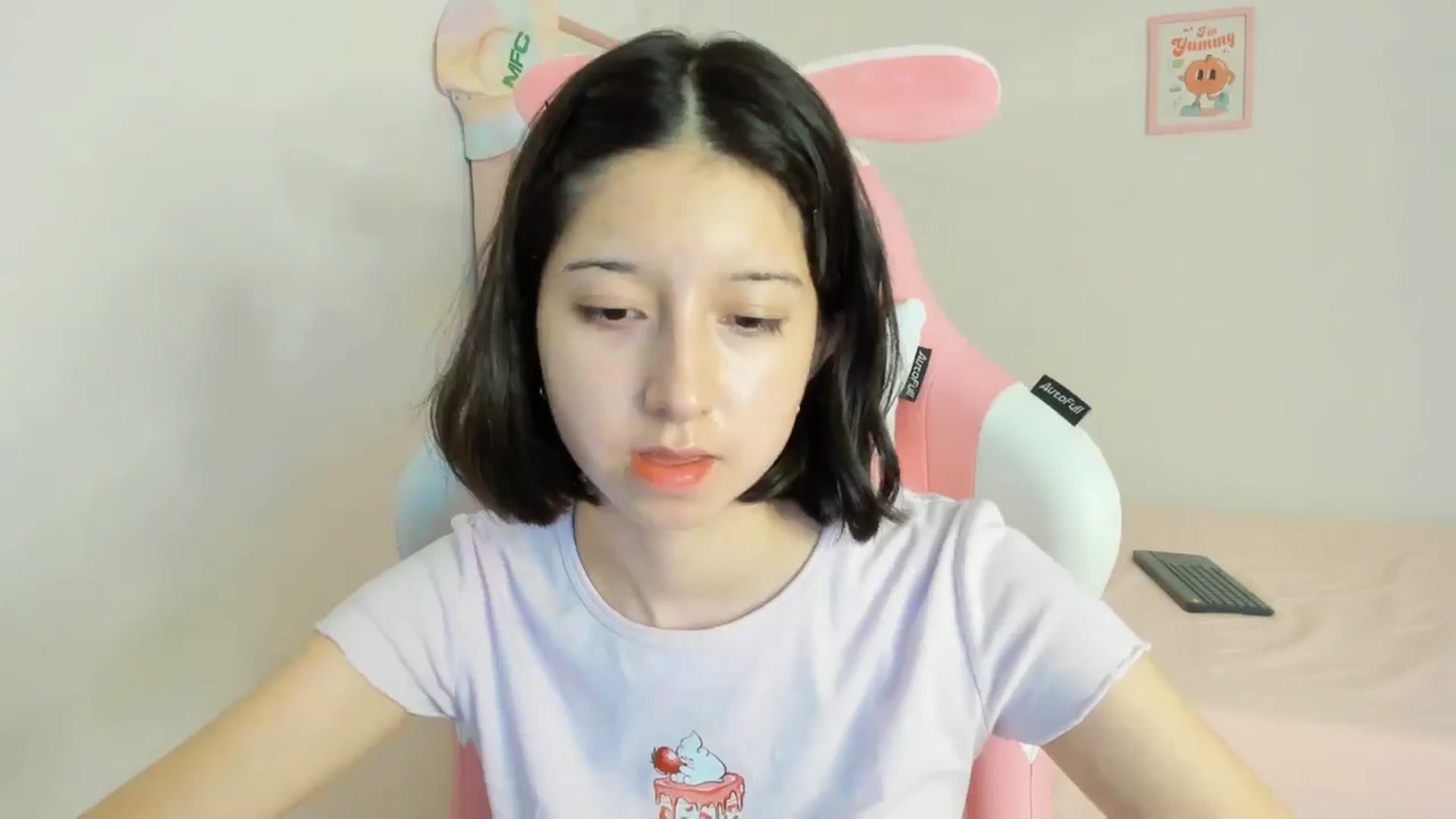 Gallery image thumbnail from Cherrycute666's myfreecams stream on, 09/12/2024, 03:11 image 7 of 20