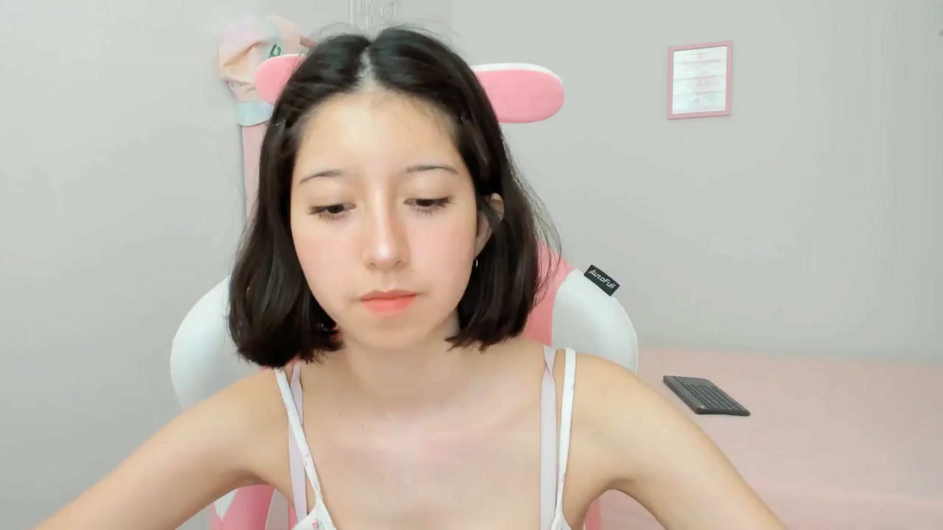 Gallery image thumbnail from Cherrycute666's myfreecams stream on, 09/13/2024, 24:04 image 1 of 20